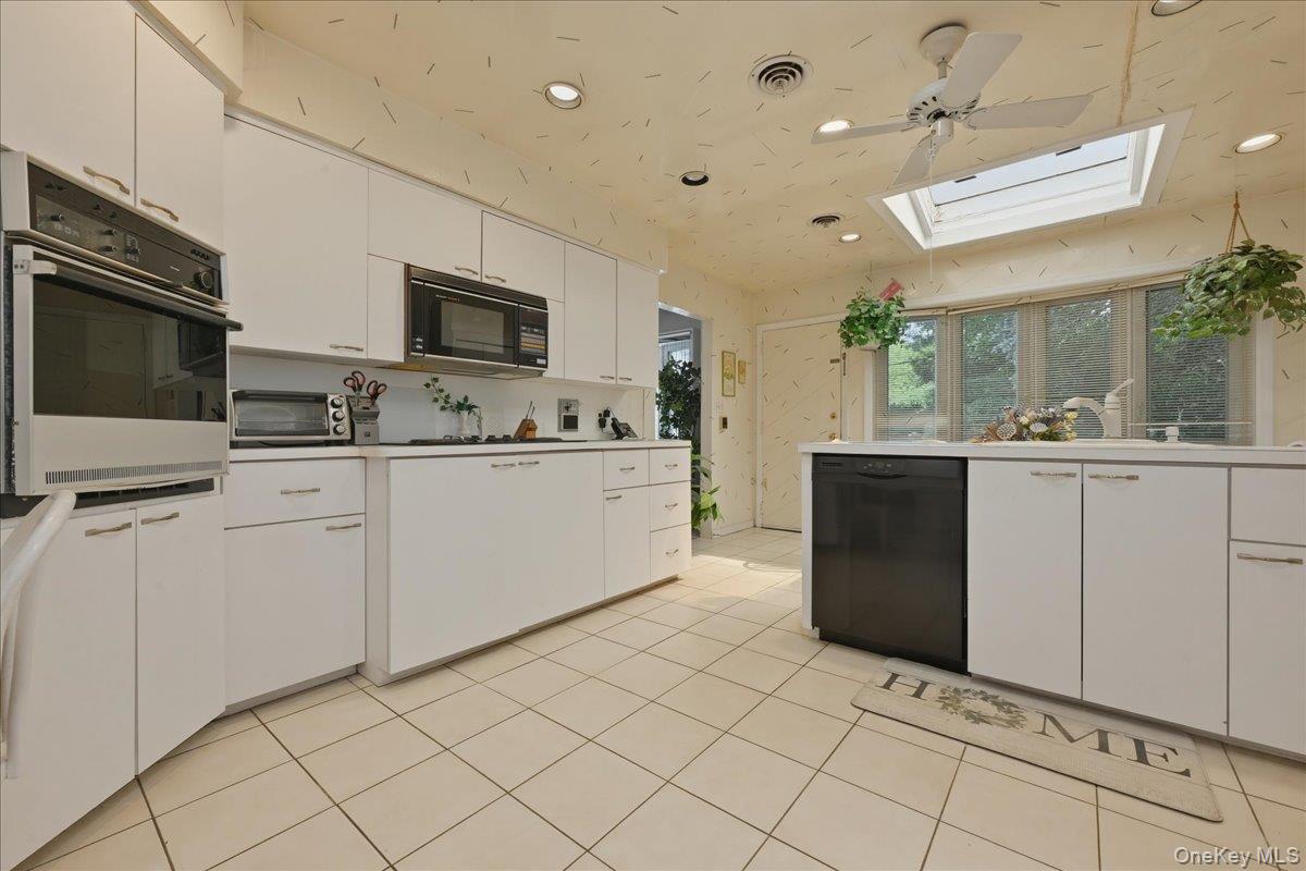 566 Harrison Avenue Property Photo 20