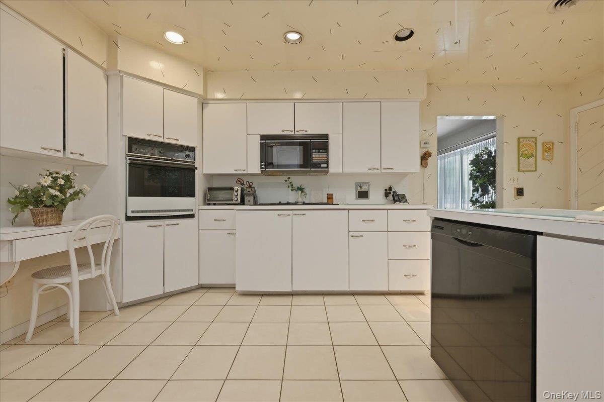 566 Harrison Avenue Property Photo 21