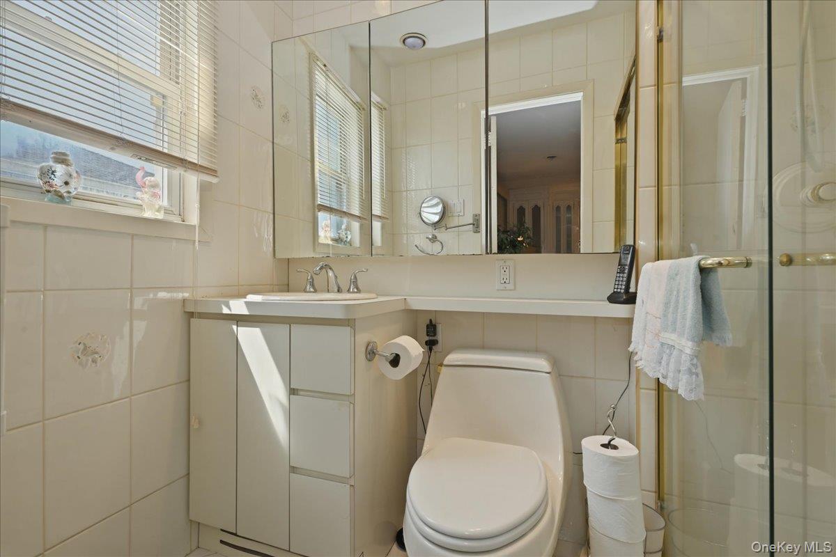 566 Harrison Avenue Property Photo 29