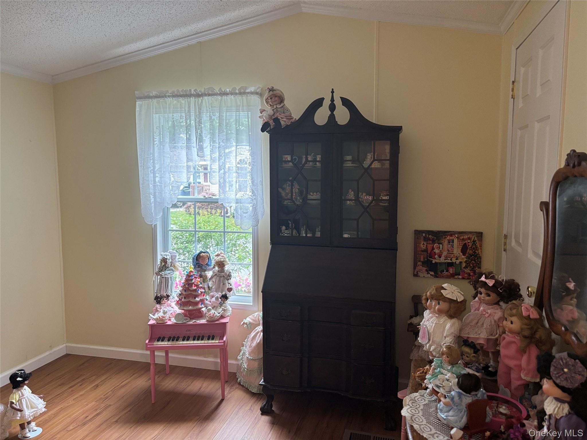 1661 Old Country Road 125 Property Photo 13