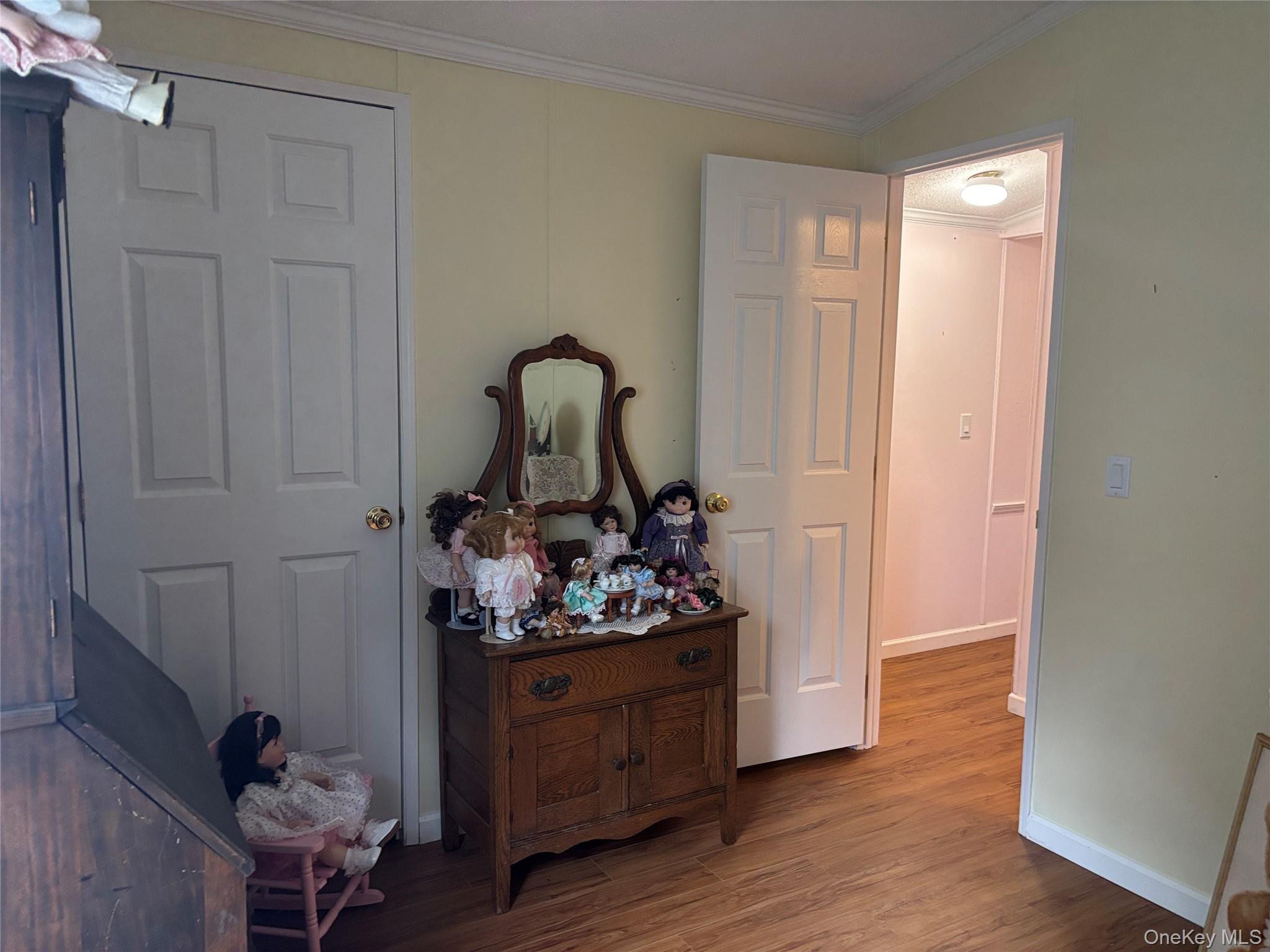 1661 Old Country Road 125 Property Photo 14