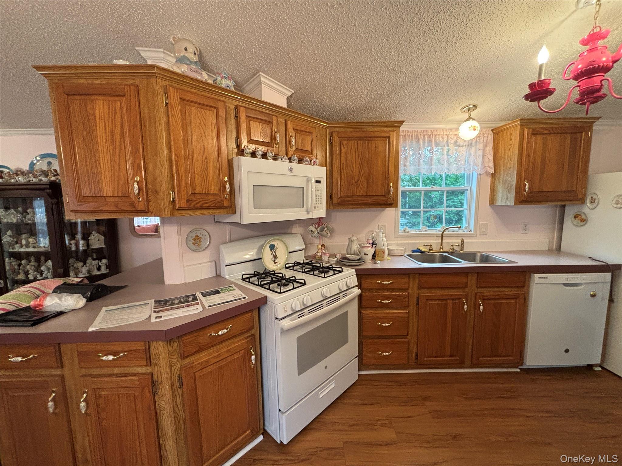 1661 Old Country Road 125 Property Photo 16