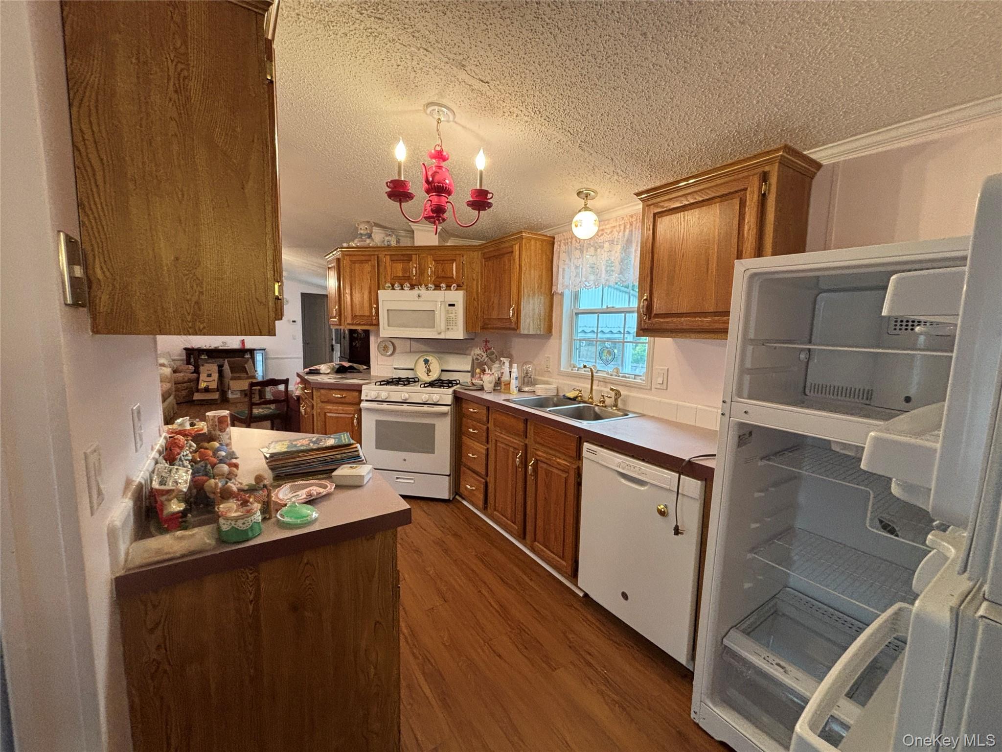 1661 Old Country Road 125 Property Photo 19