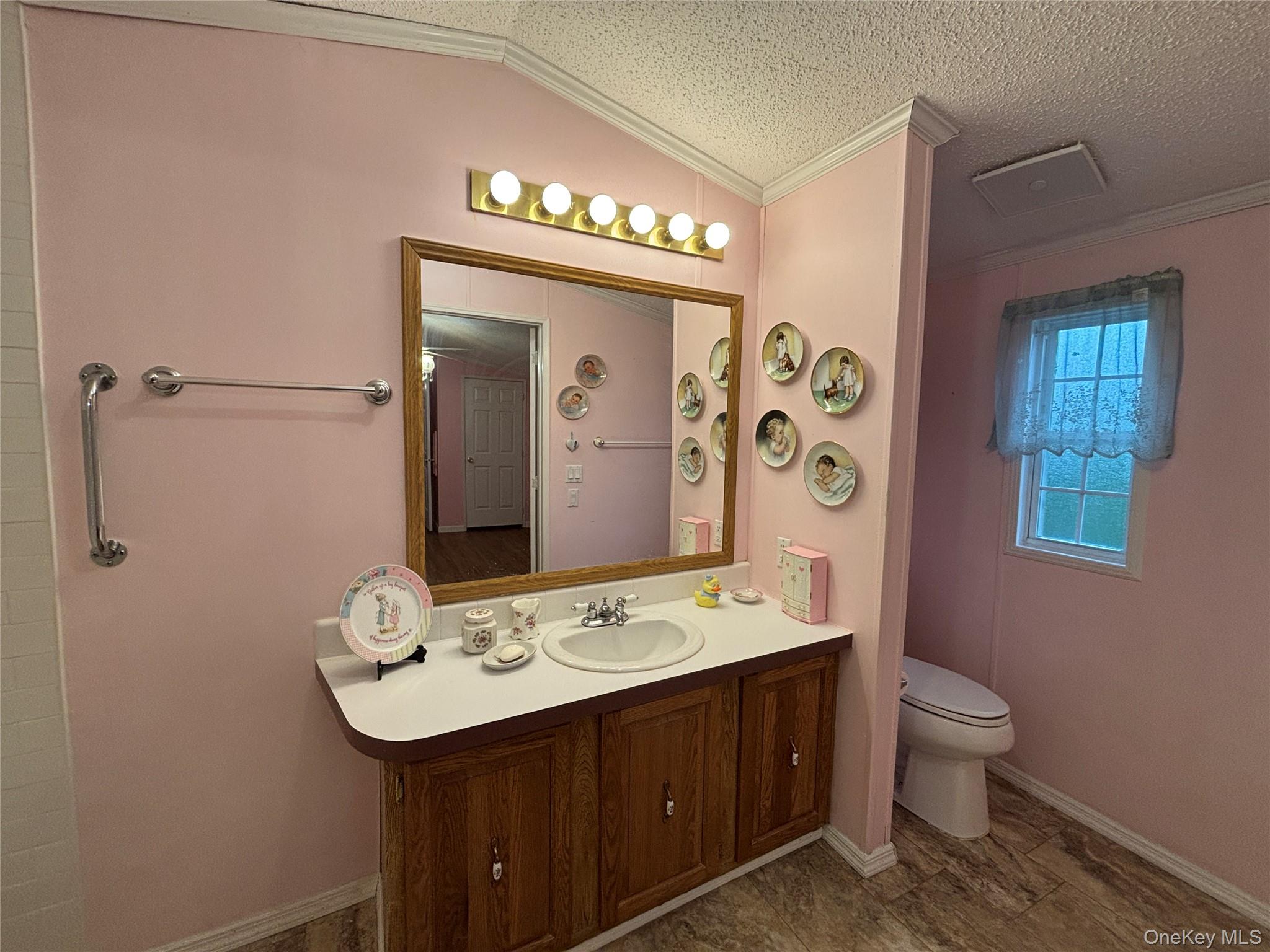 1661 Old Country Road 125 Property Photo 26