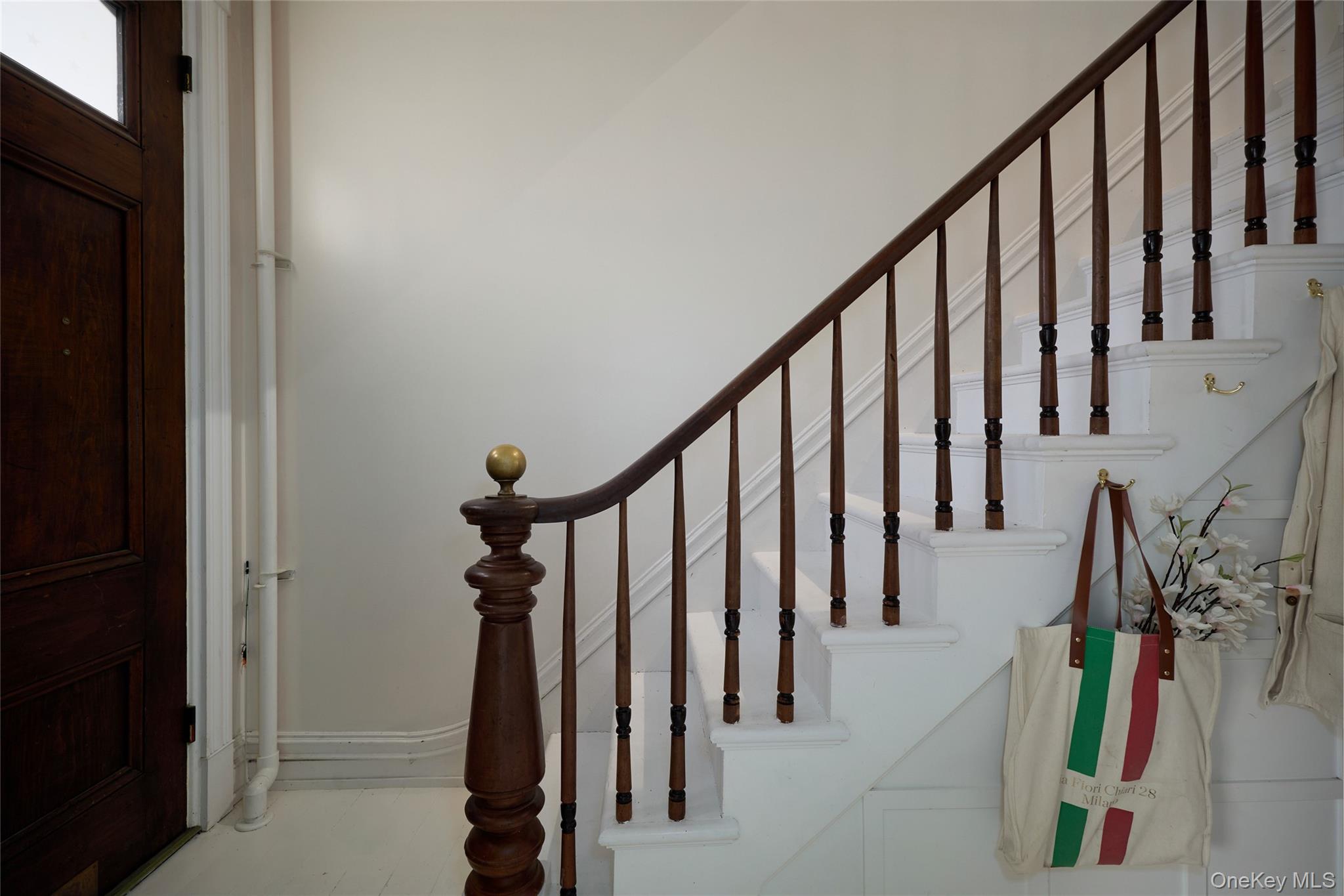 556 State Street Property Photo 15