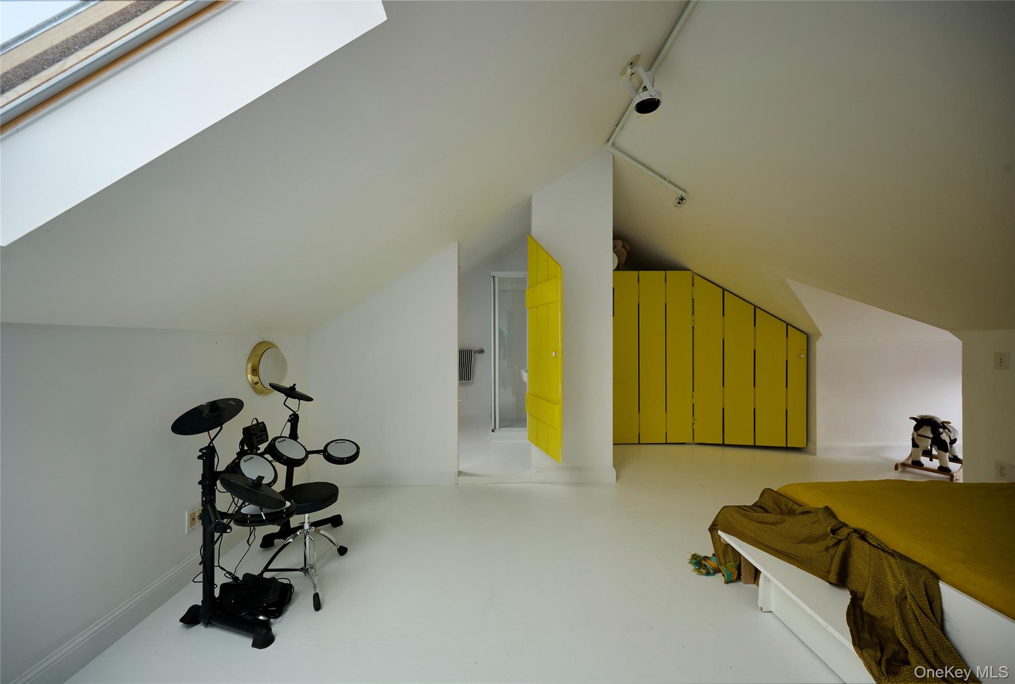 556 State Street Property Photo 22