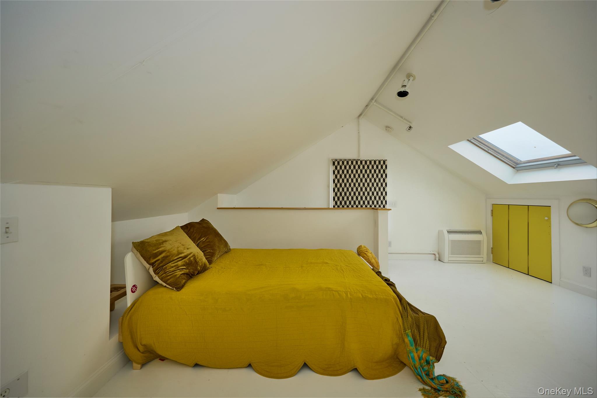 556 State Street Property Photo 24