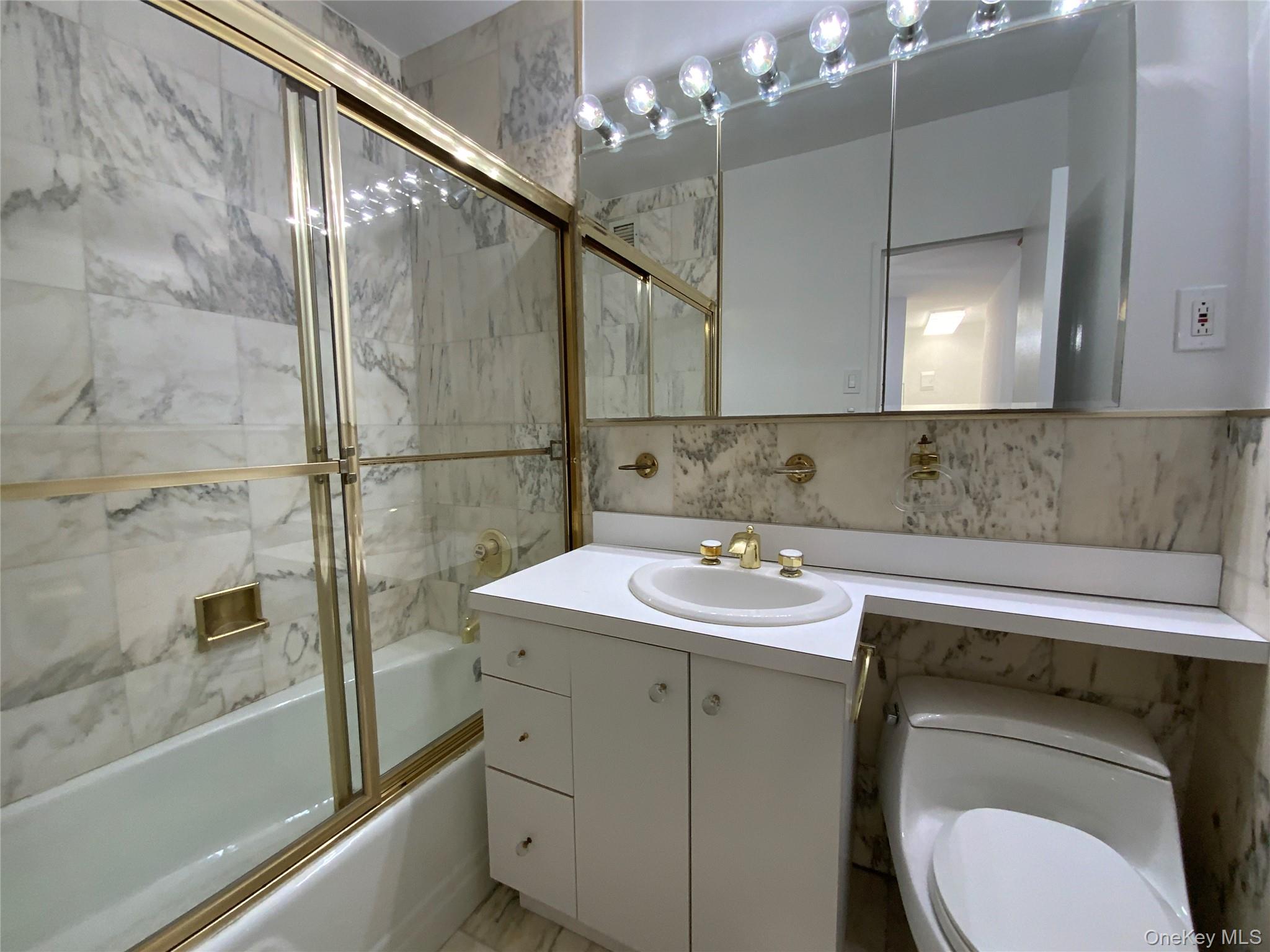 26910 Grand Central Parkway 27z Property Photo 6