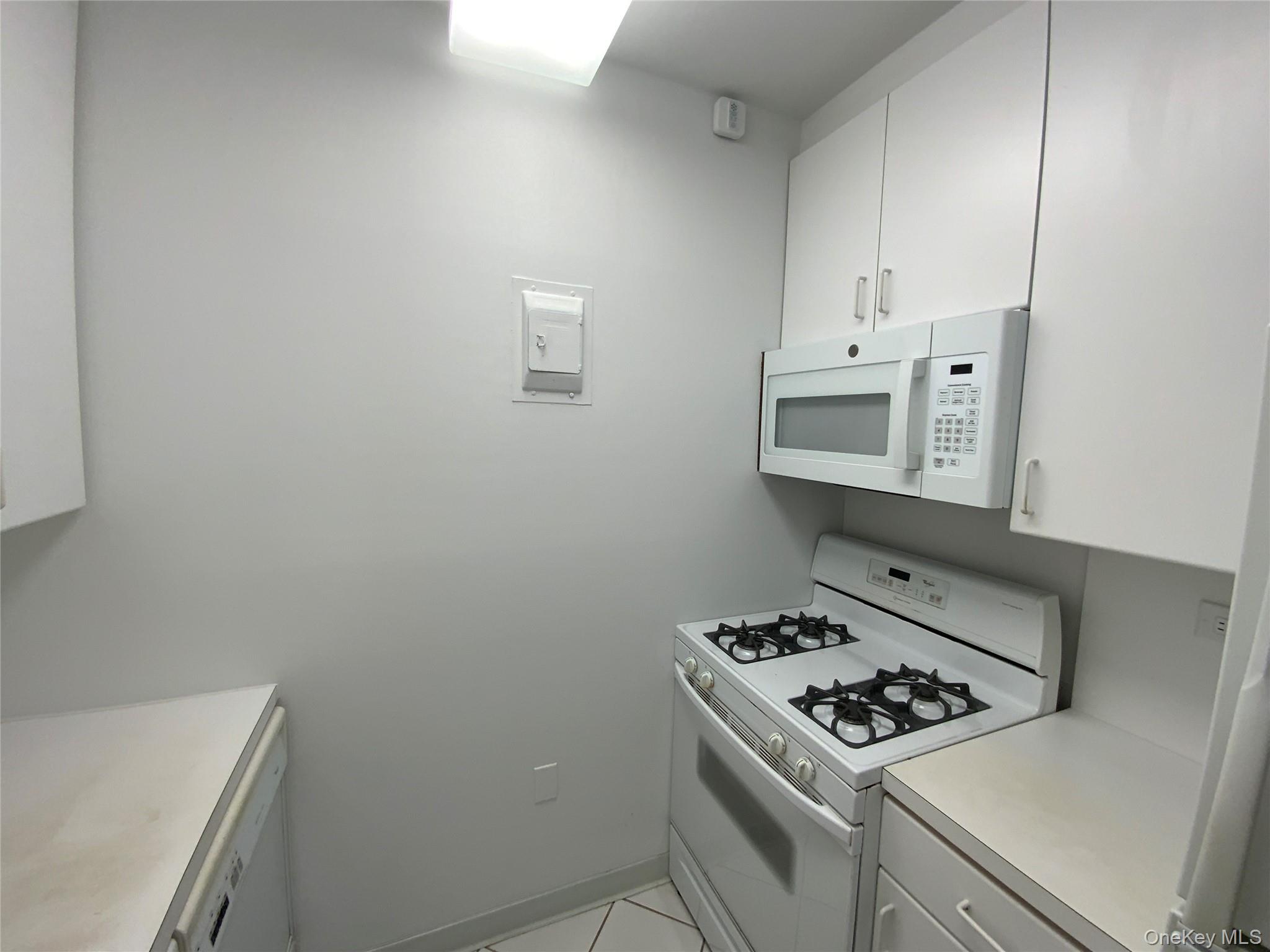 26910 Grand Central Parkway 27z Property Photo 7