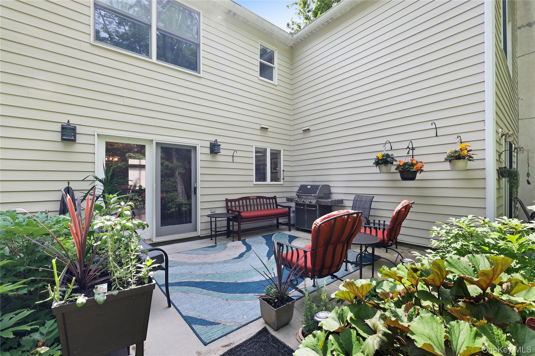 6 Village Cove Property Photo 12