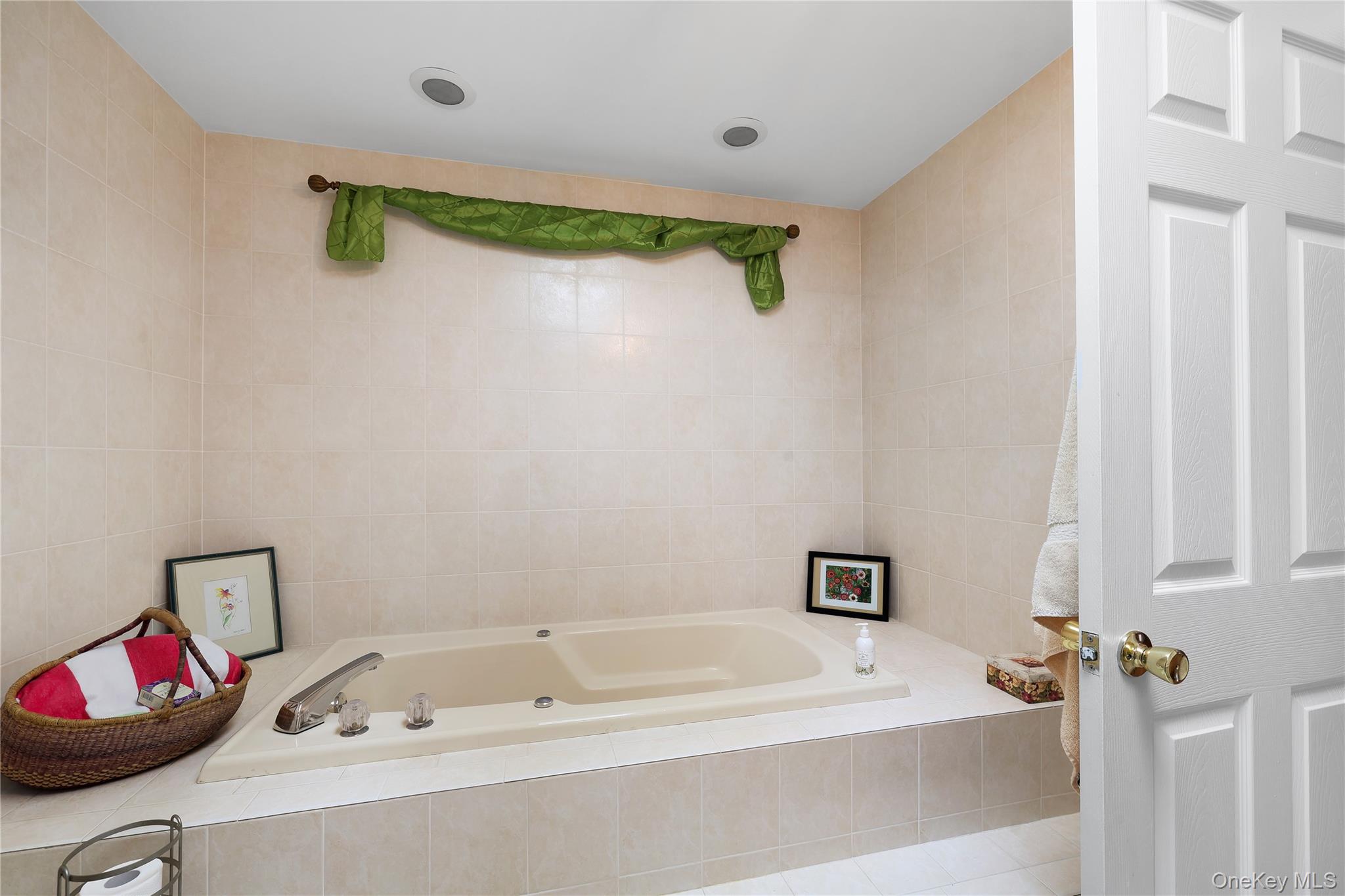 6 Village Cove Property Photo 19