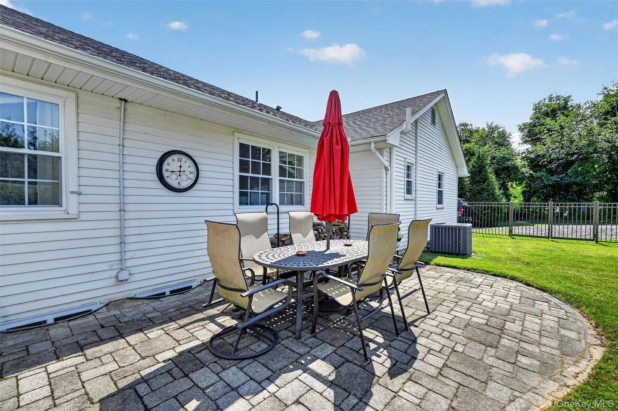 5 Hedges Road Property Photo 39