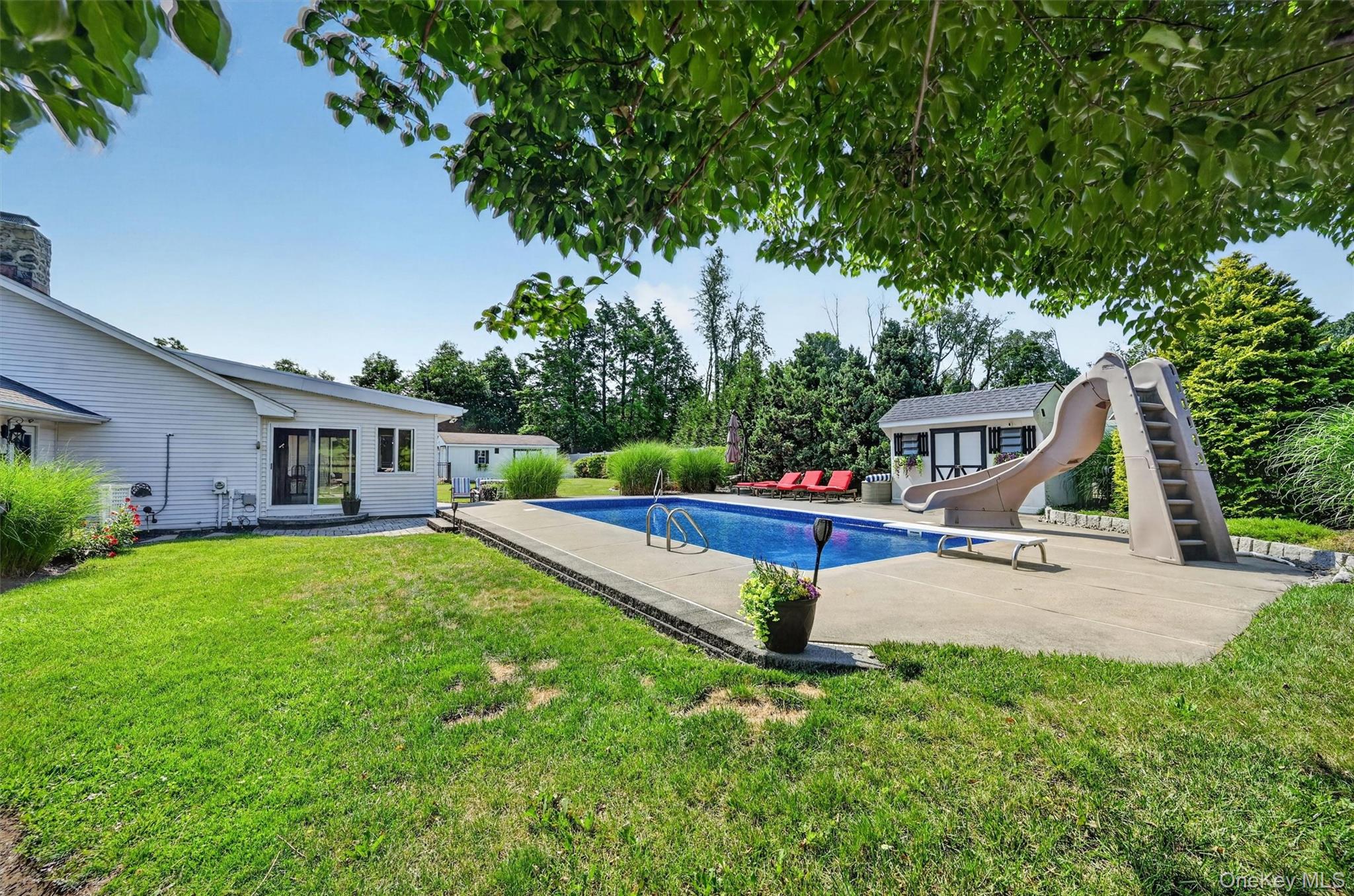 5 Hedges Road Property Photo 42
