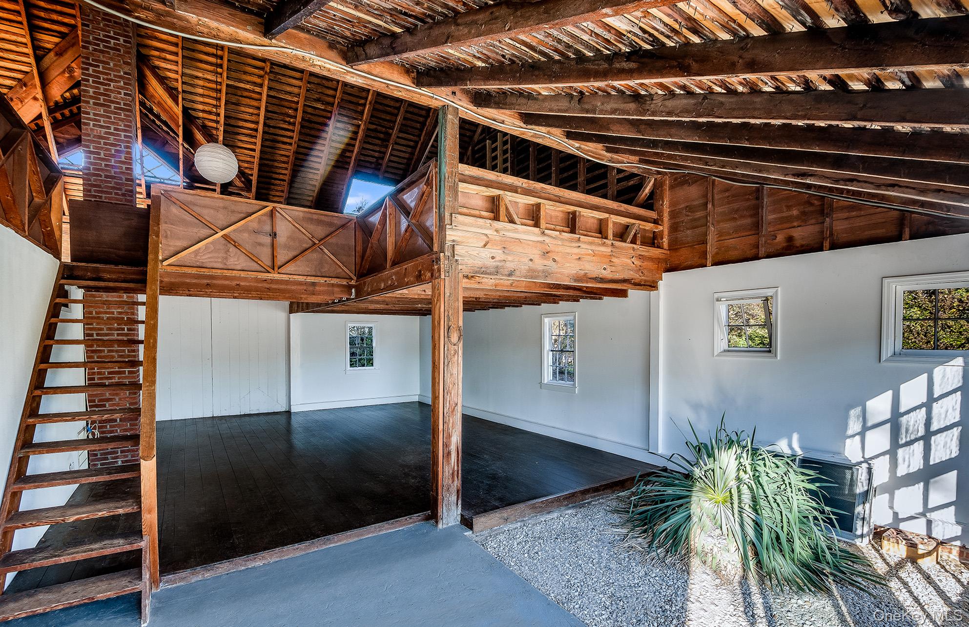 88 Pantigo Road Property Photo 10