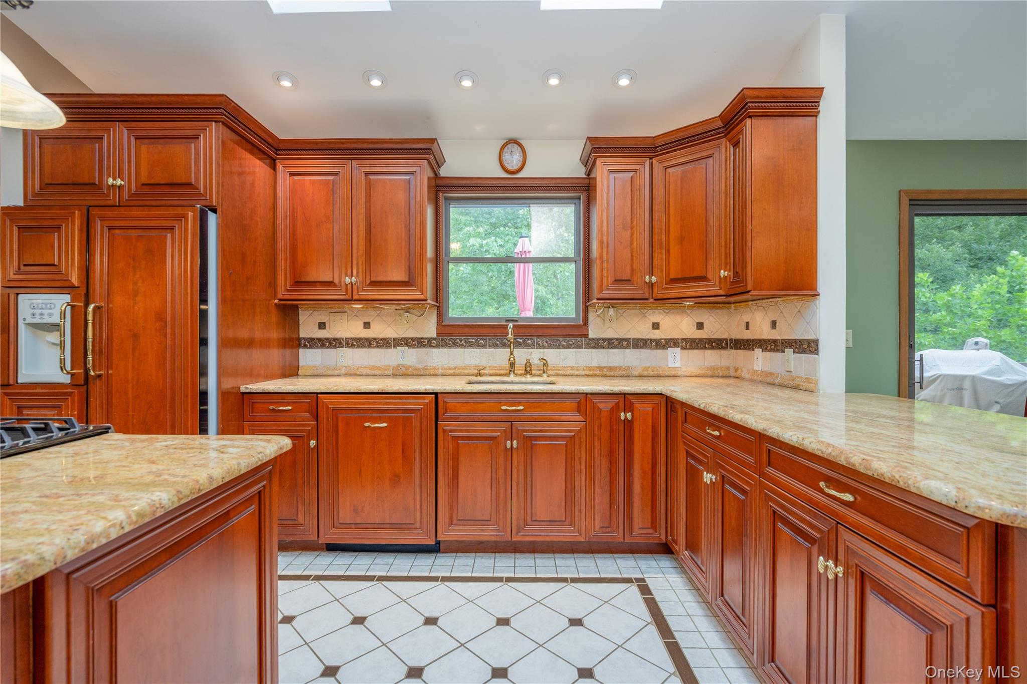268 W Central Avenue Property Photo 6