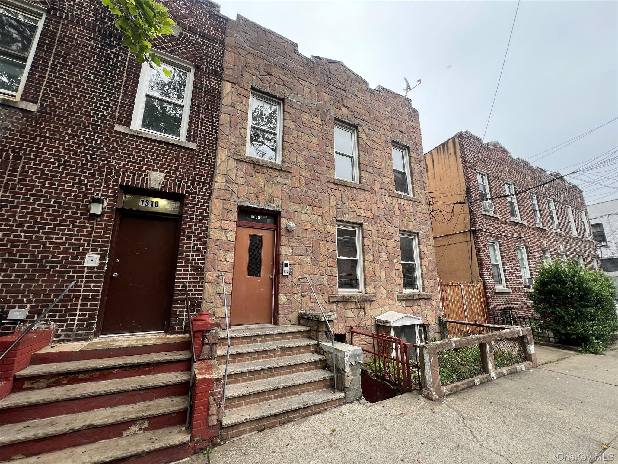 1314 Stratford Avenue Property Photo 1