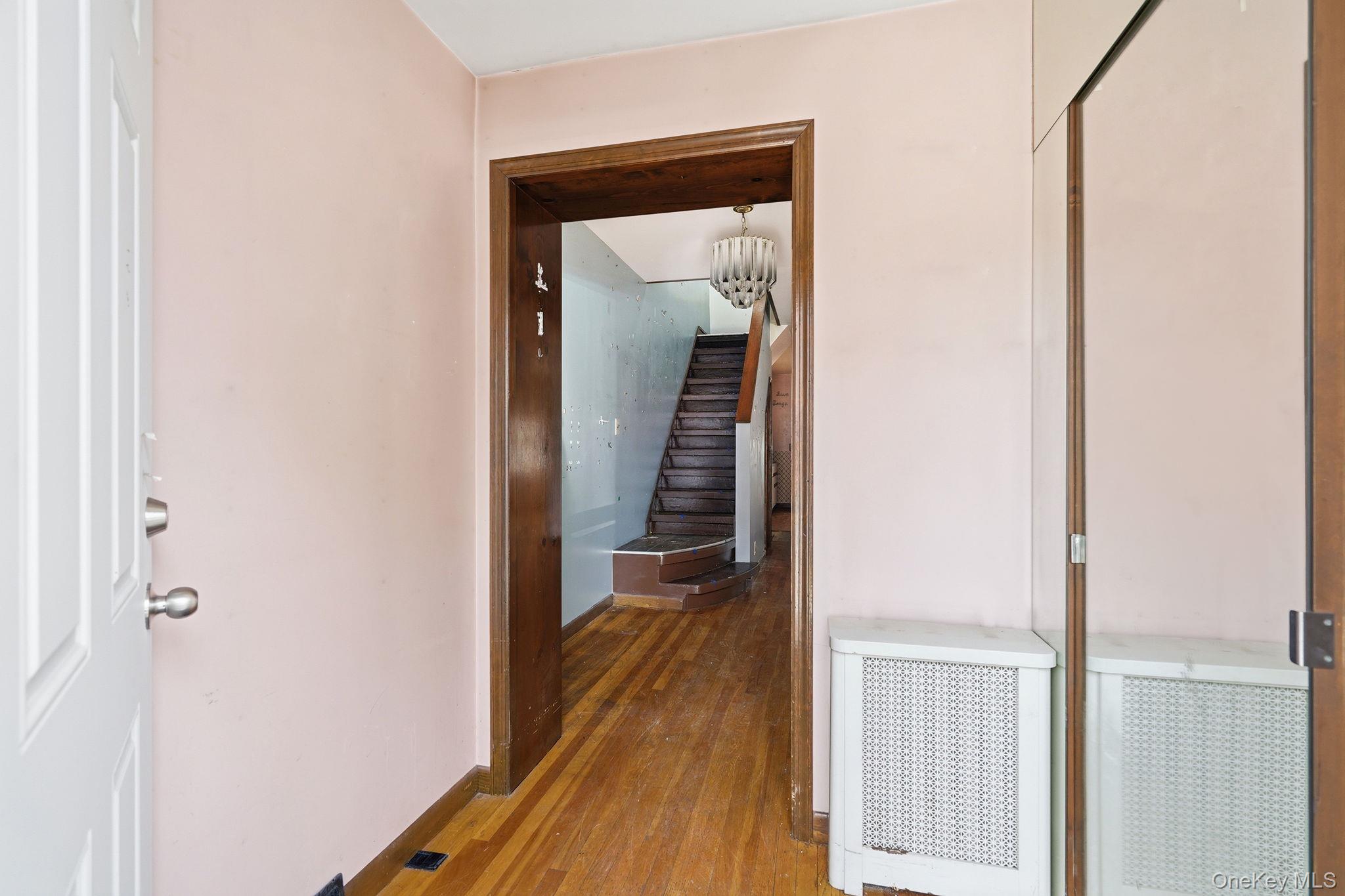9115 95th Street Property Photo 2
