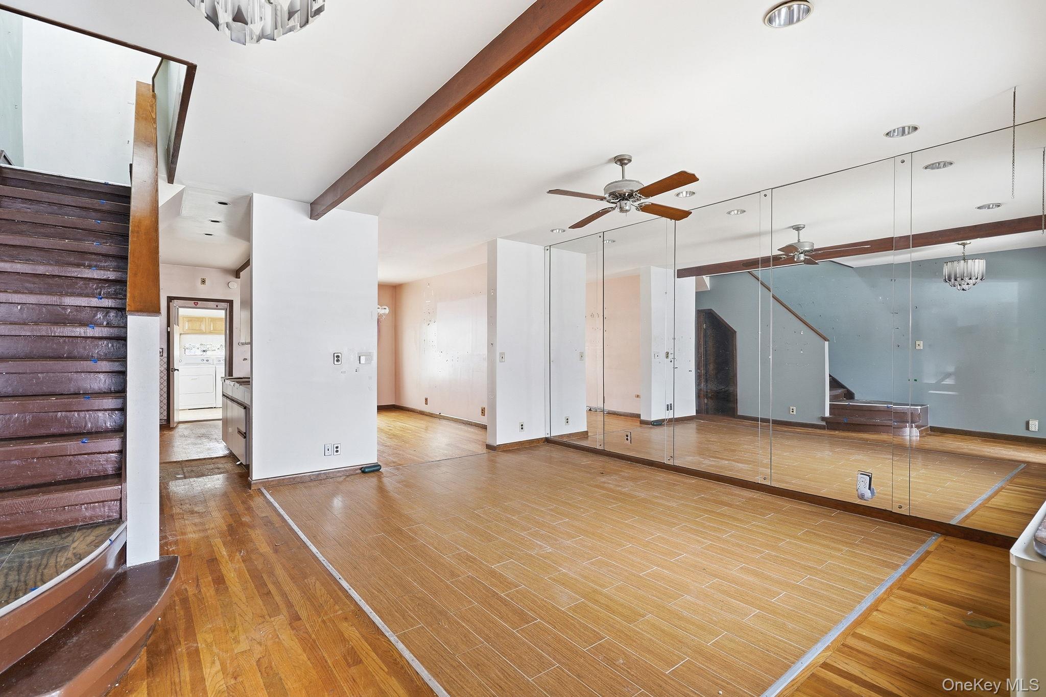 9115 95th Street Property Photo 4