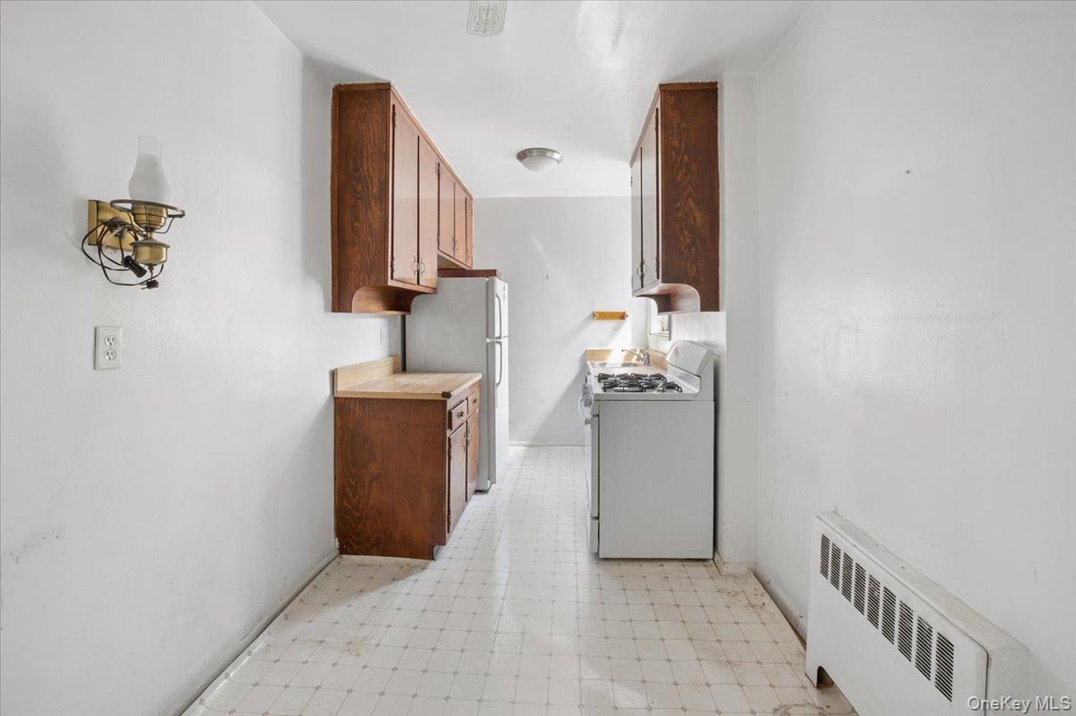 1111 Midland Avenue 6h Property Photo 15