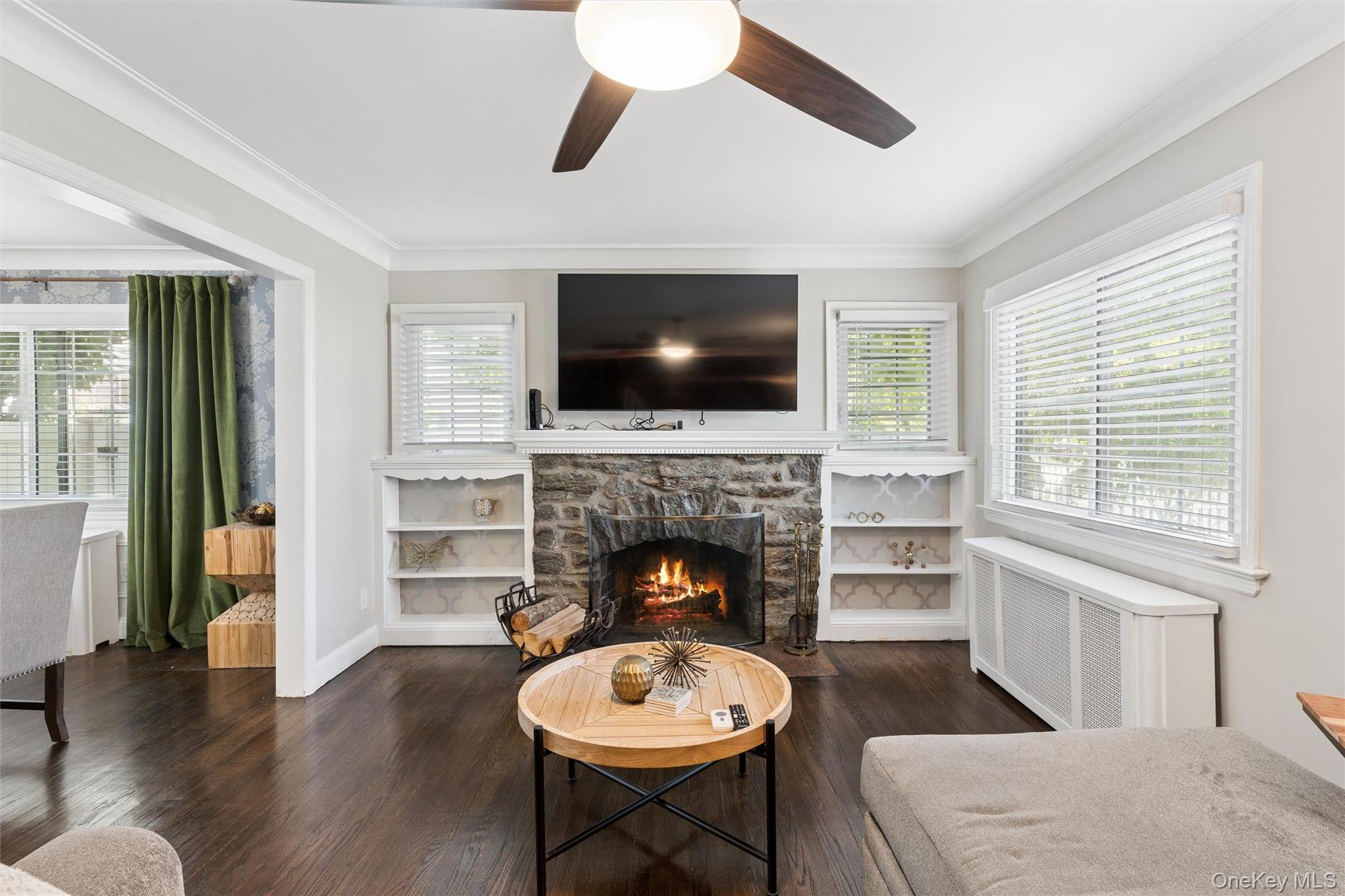 20 Beverly Parkway Property Photo 2