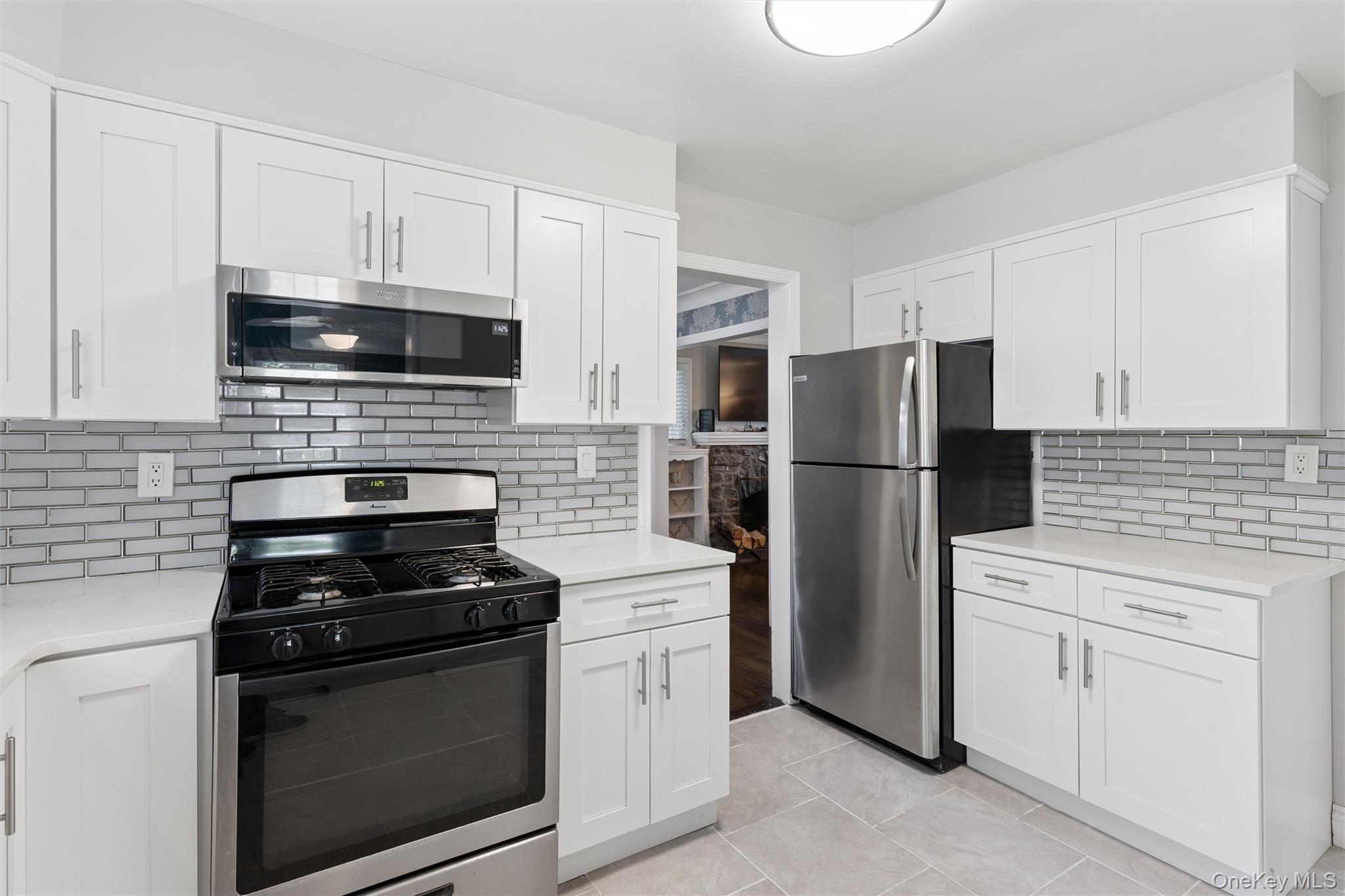 20 Beverly Parkway Property Photo 8