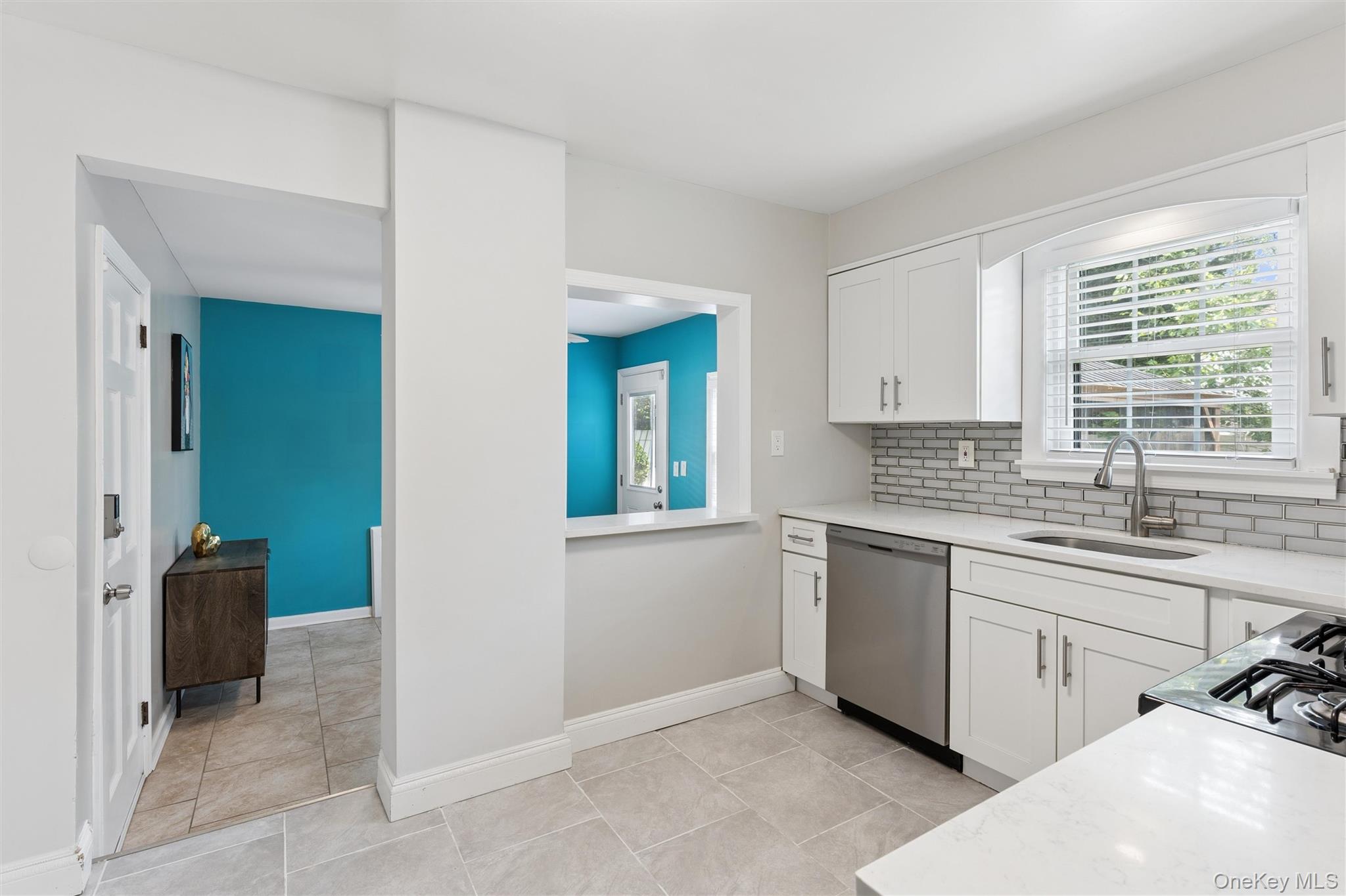 20 Beverly Parkway Property Photo 9