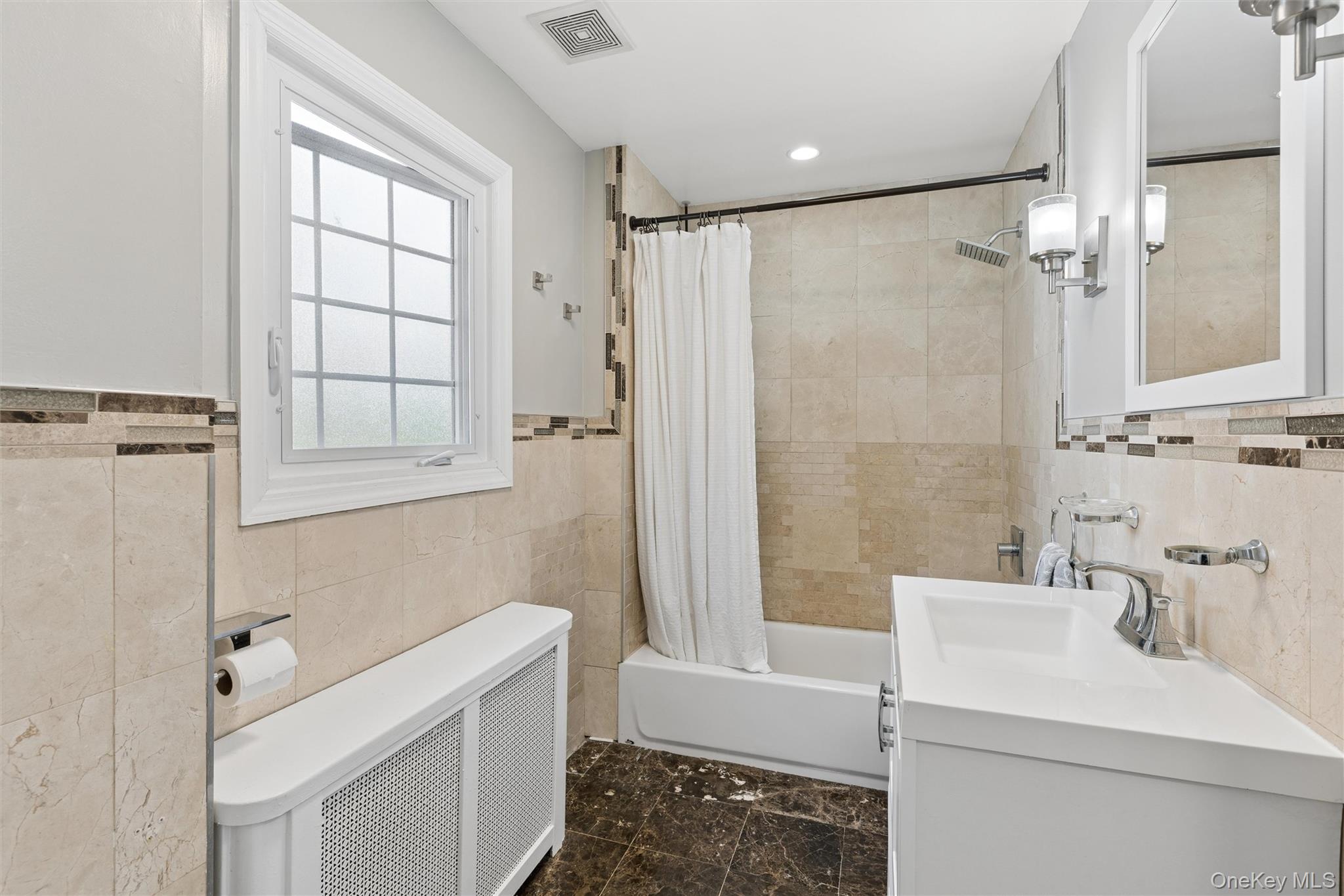 20 Beverly Parkway Property Photo 11