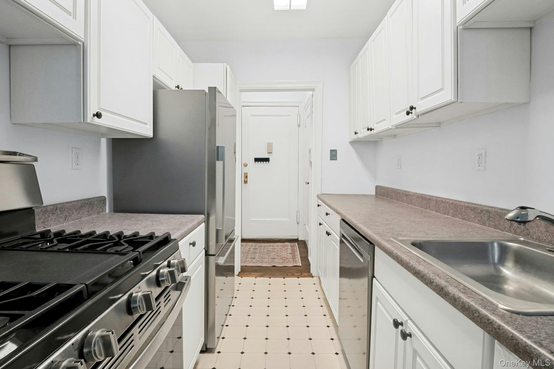 1273 North Avenue Entry 8, Apt 2f Property Photo 7