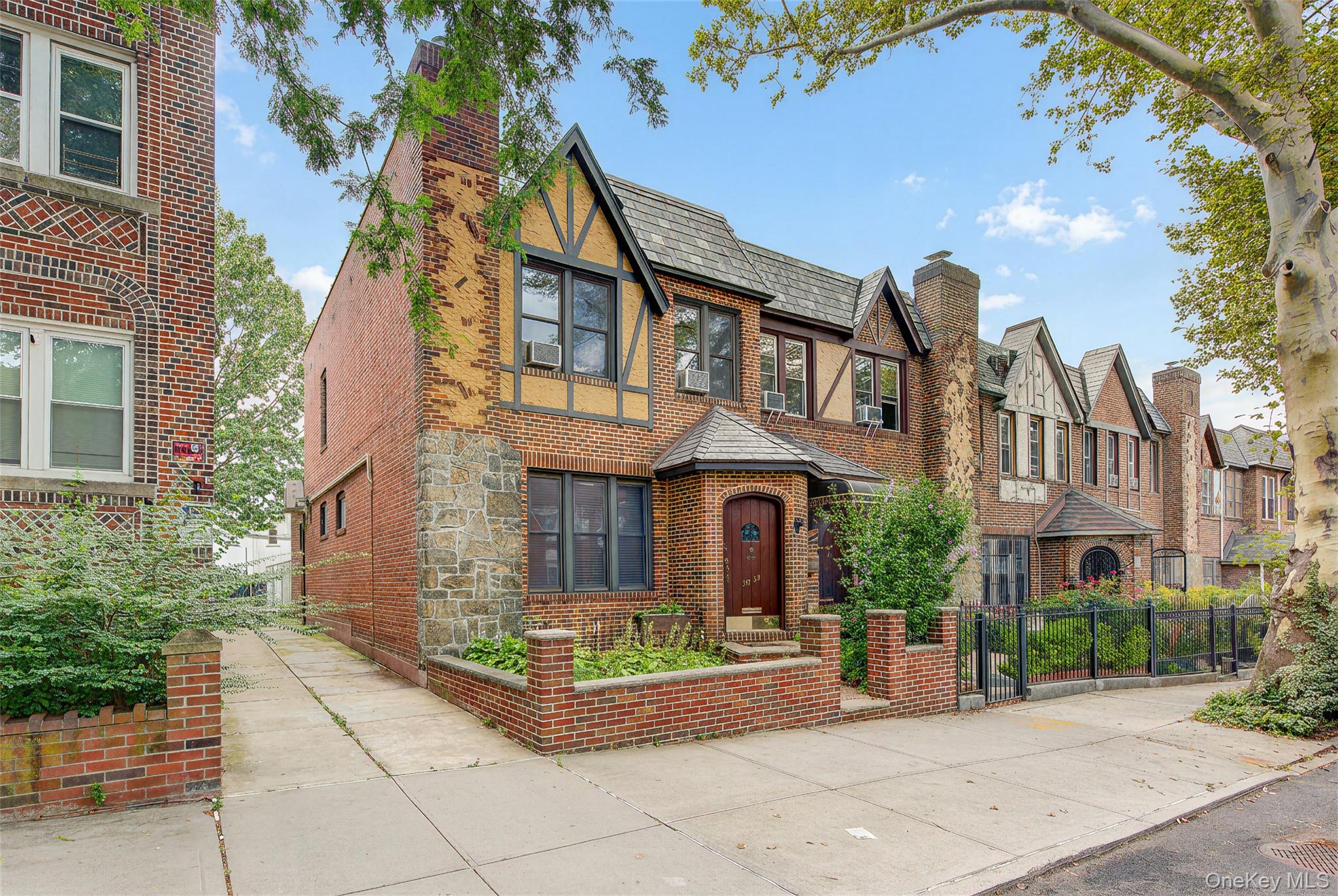 30-34 85th Street Property Photo 1