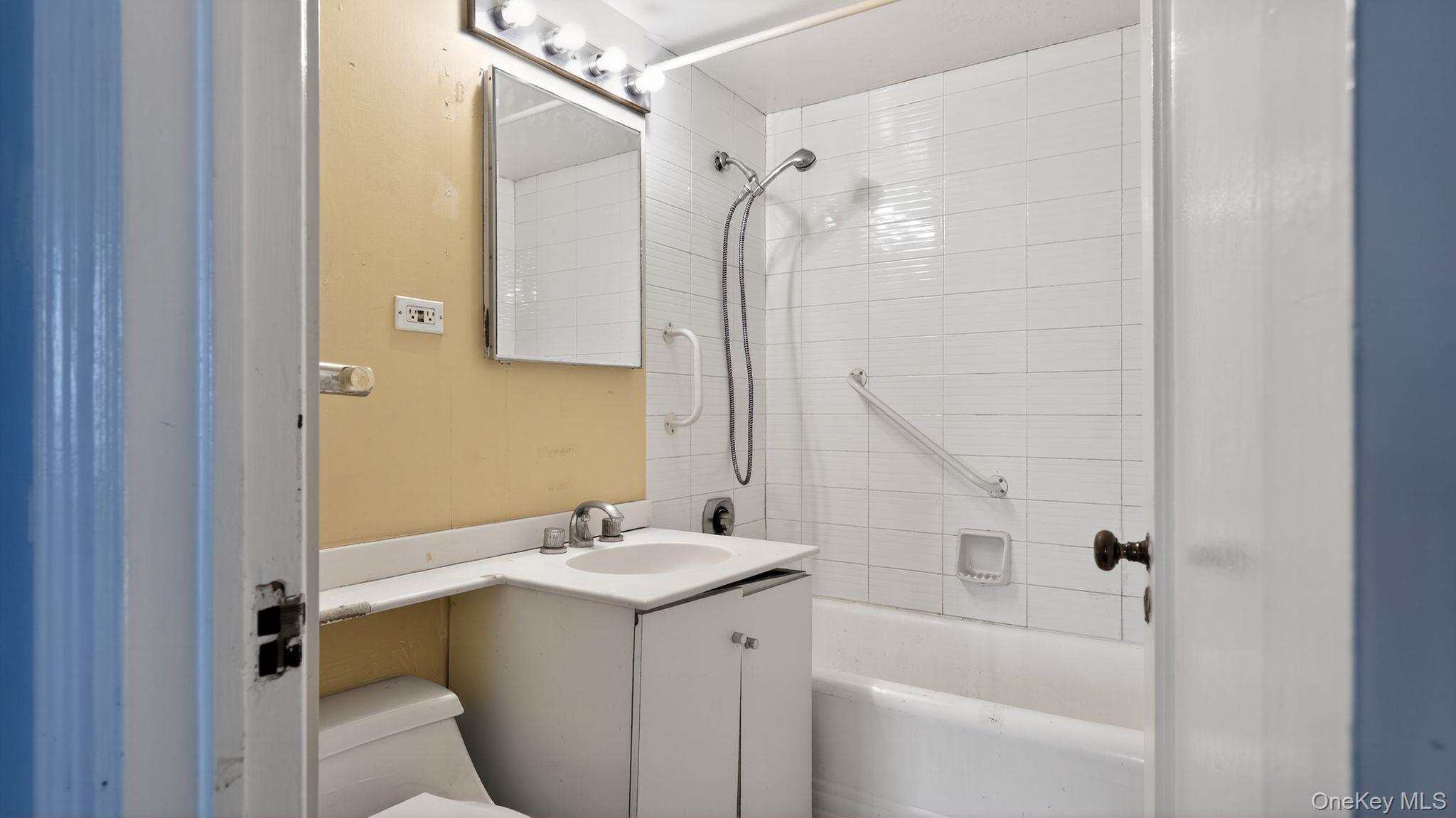 353 W 56th Street 9a Property Photo 16