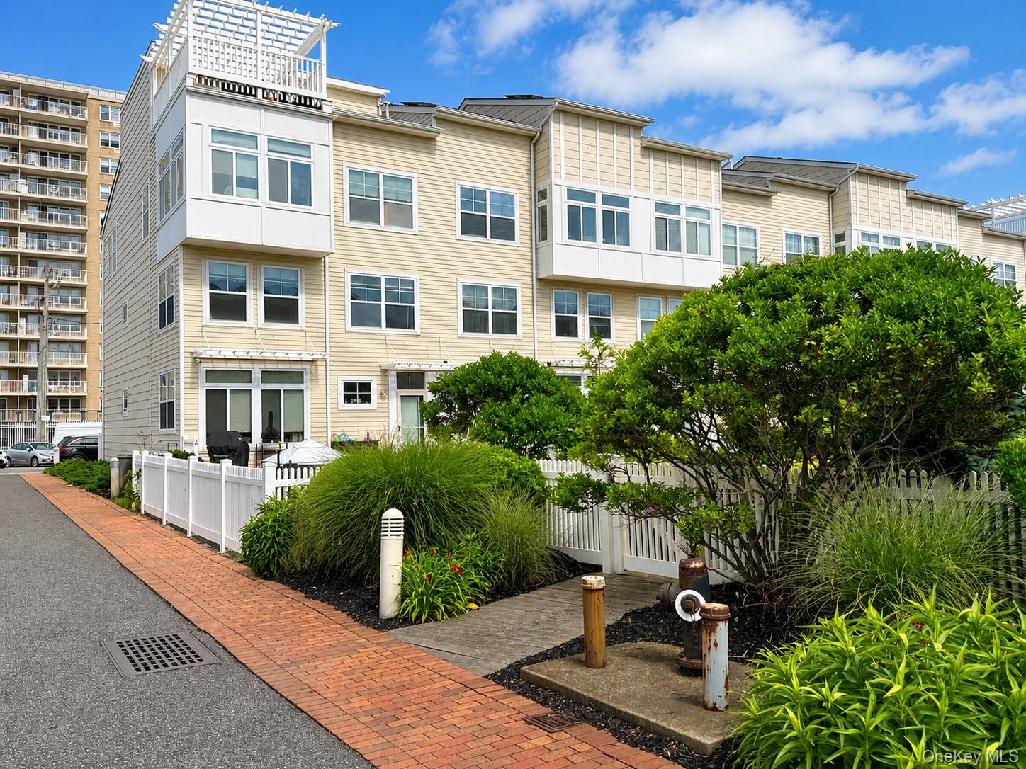 138 Beach 74th Street Property Photo 2
