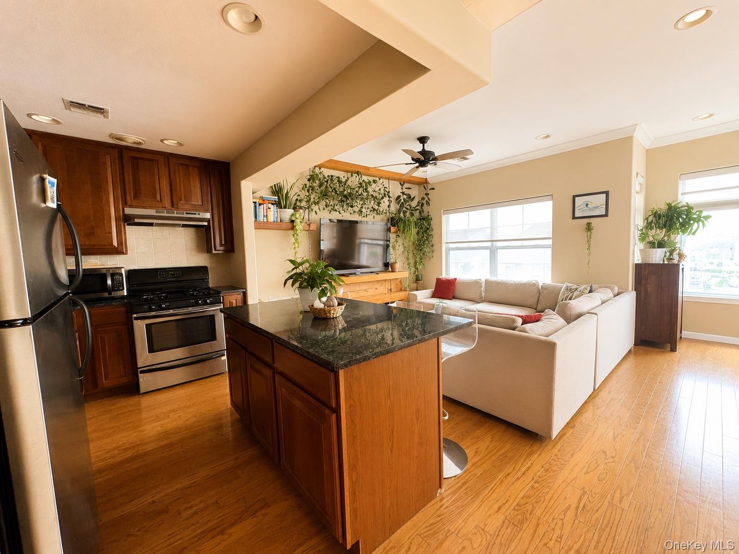 138 Beach 74th Street Property Photo 17