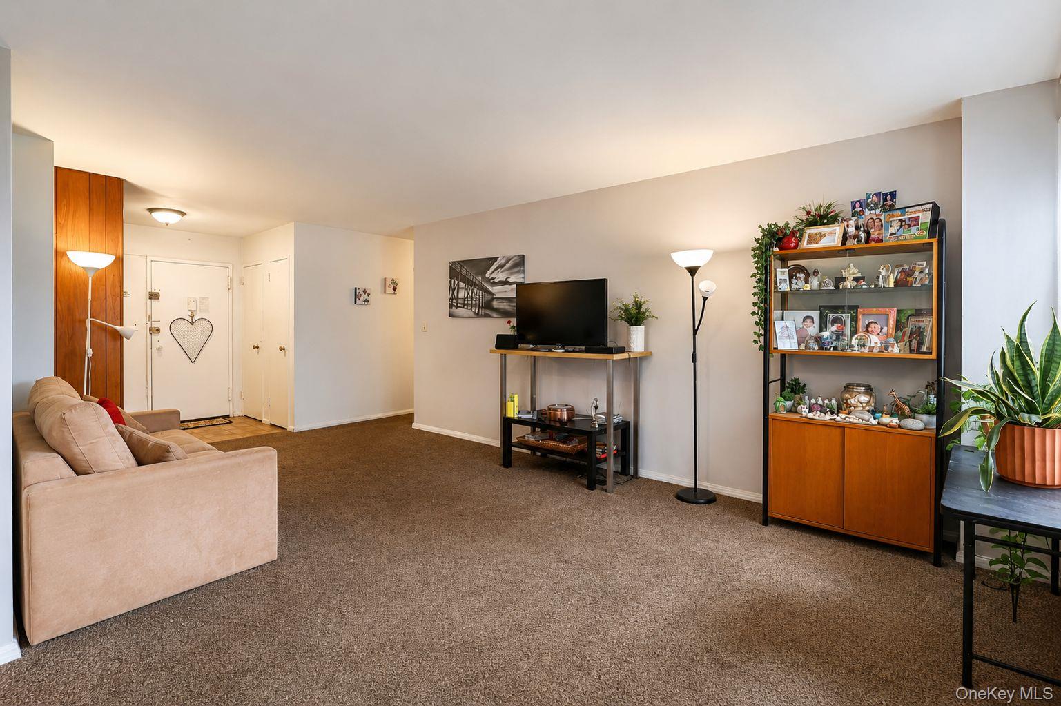 4310 Kissena Boulevard 6b Property Photo 4