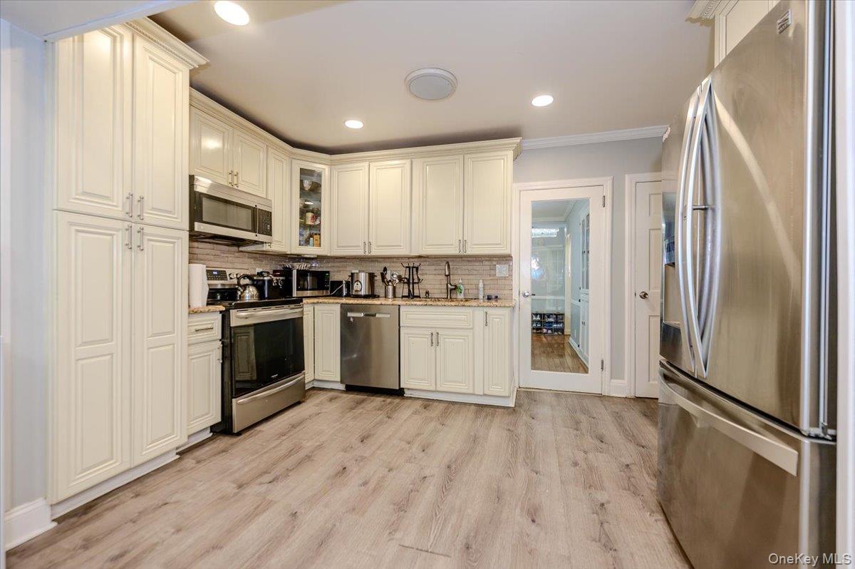 295 Maryland Avenue Property Photo 8