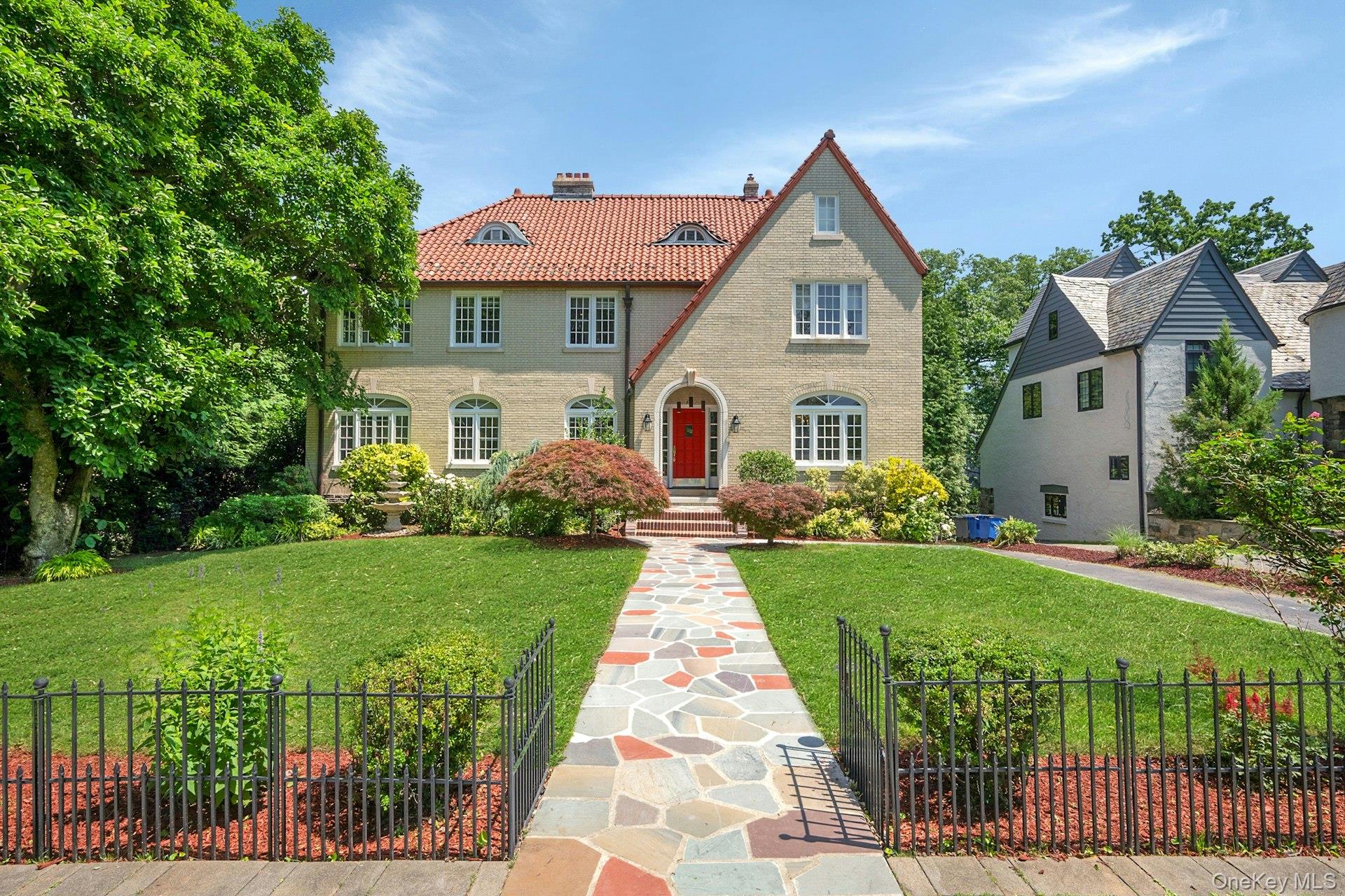 514 Esplanade Property Photo 4