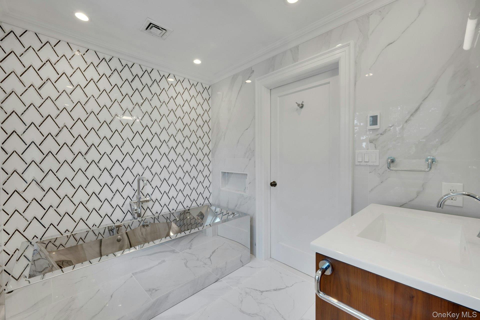514 Esplanade Property Photo 28