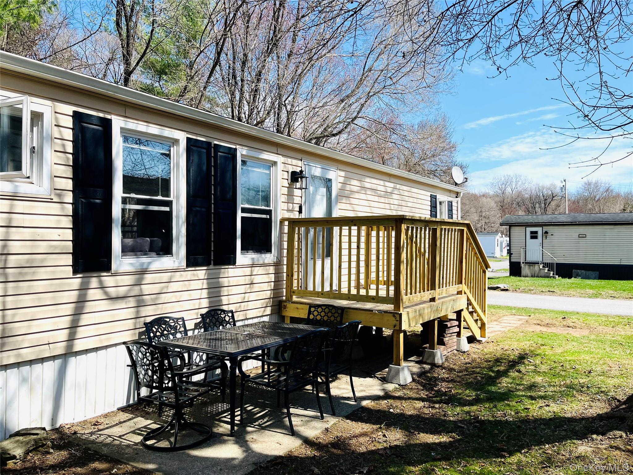 723 Beekman Road 42 Property Photo 2