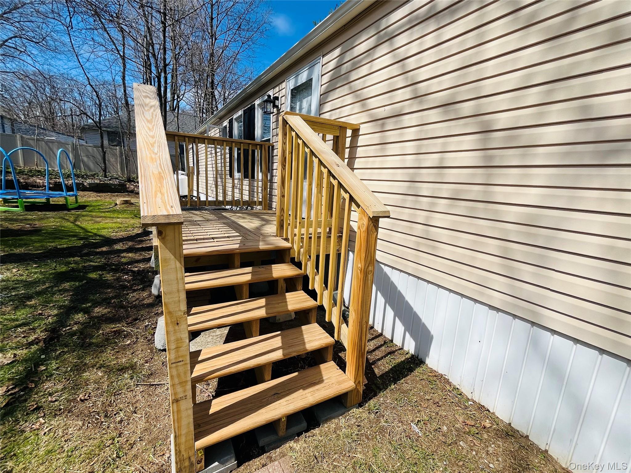 723 Beekman Road 42 Property Photo 4