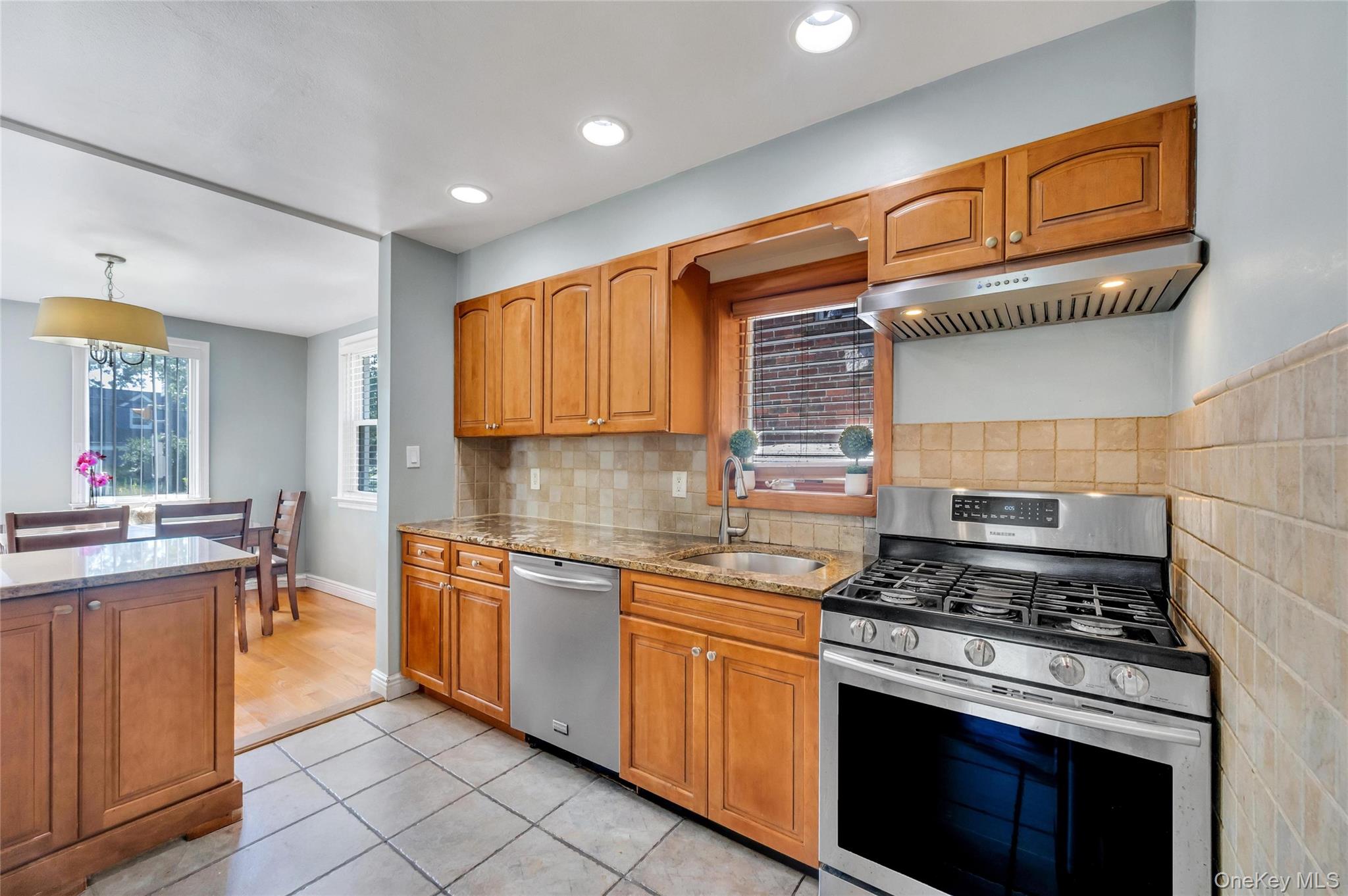 374 Rockaway Parkway Property Photo 2