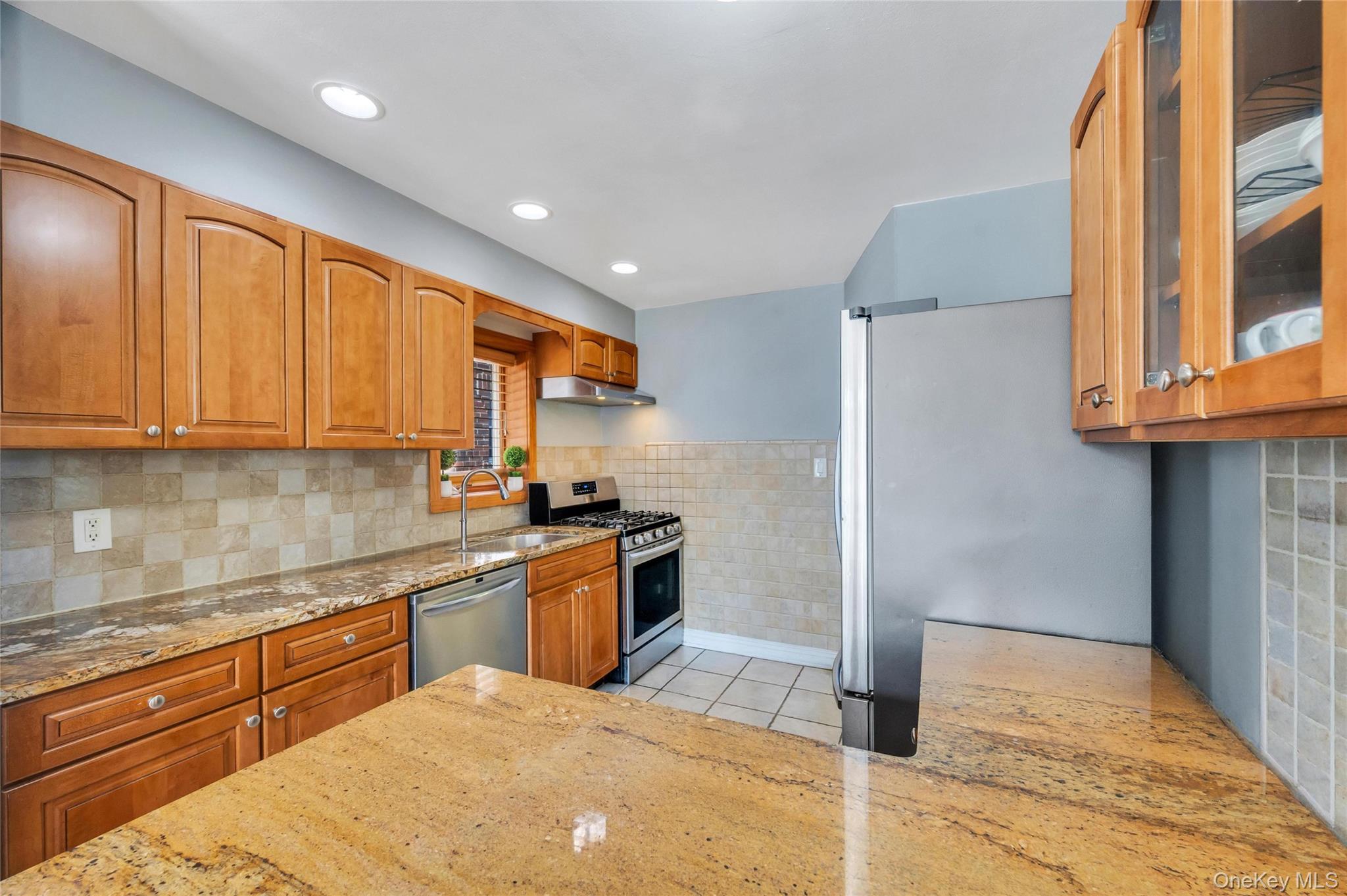 374 Rockaway Parkway Property Photo 5
