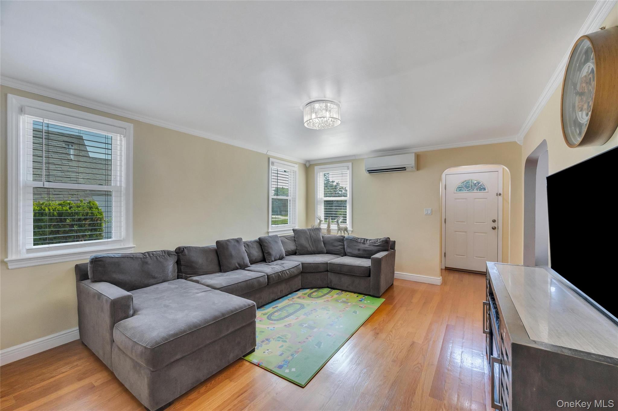 374 Rockaway Parkway Property Photo 9