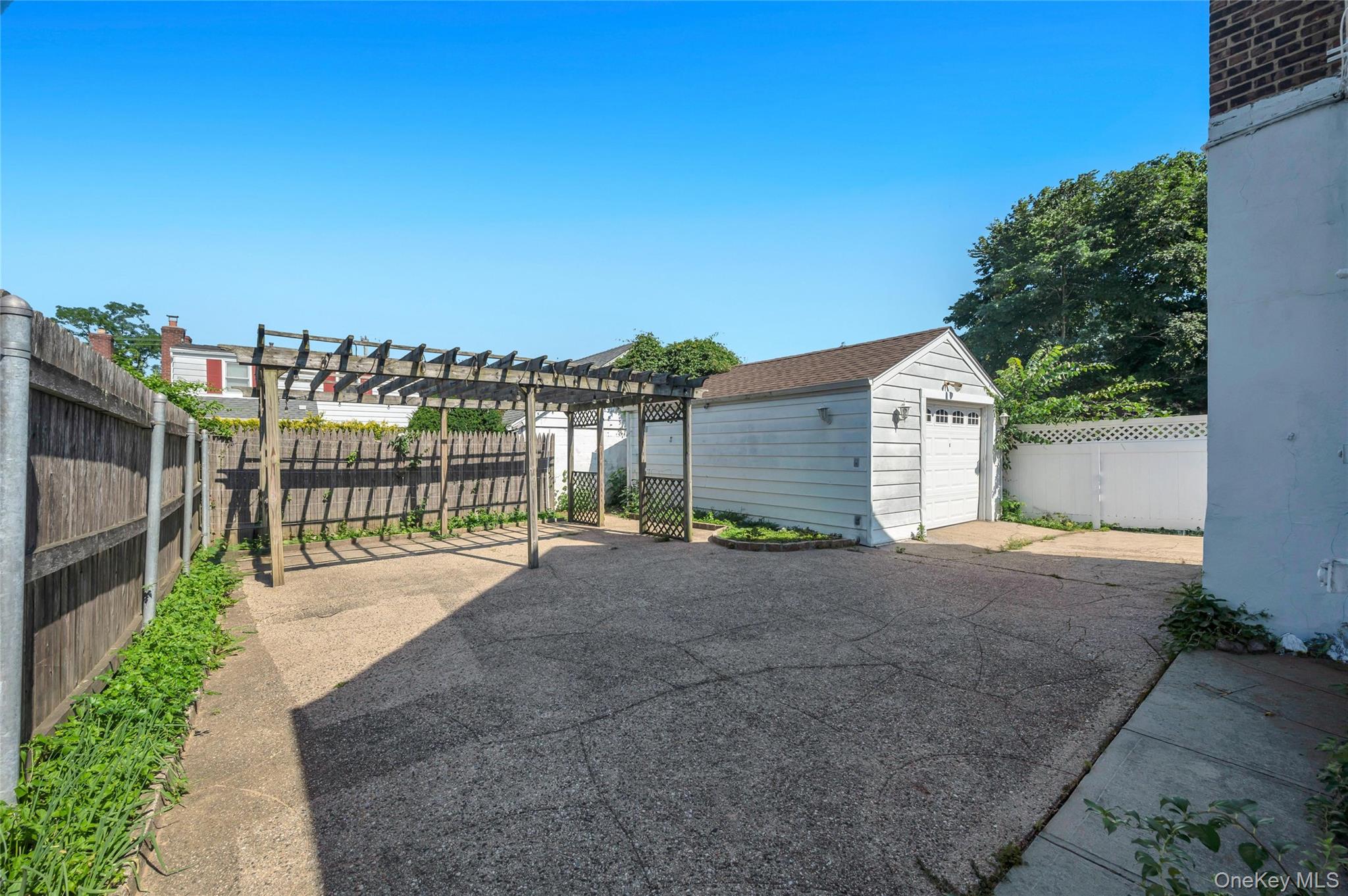 374 Rockaway Parkway Property Photo 30