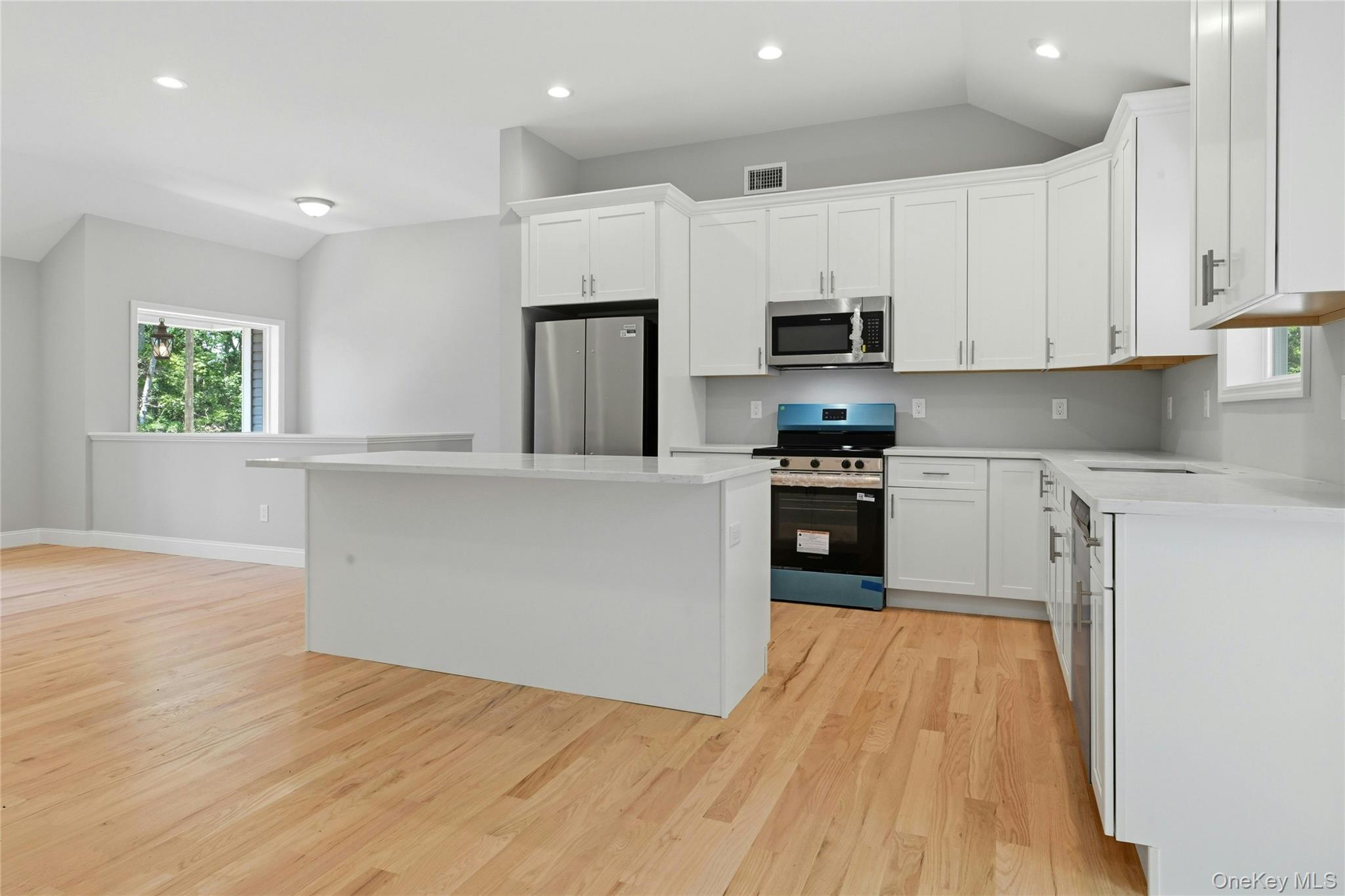 37 2nd Street Property Photo 13