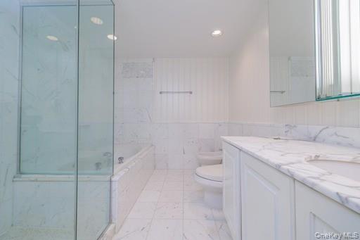 111 Cherry Valley M16 Property Photo 12