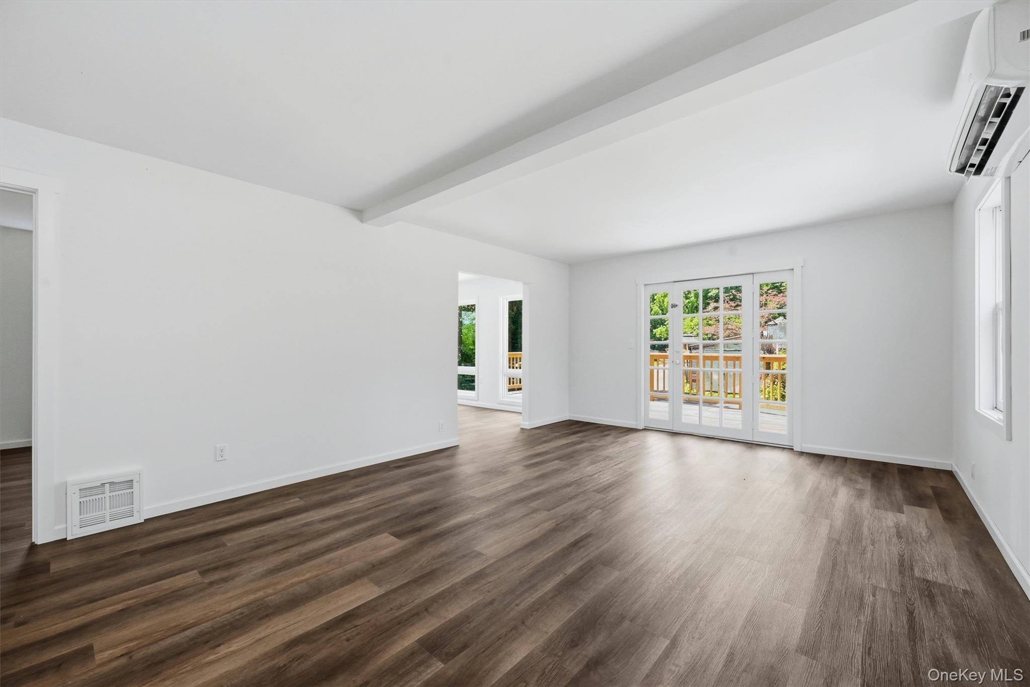 8 E Green Road Property Photo 7