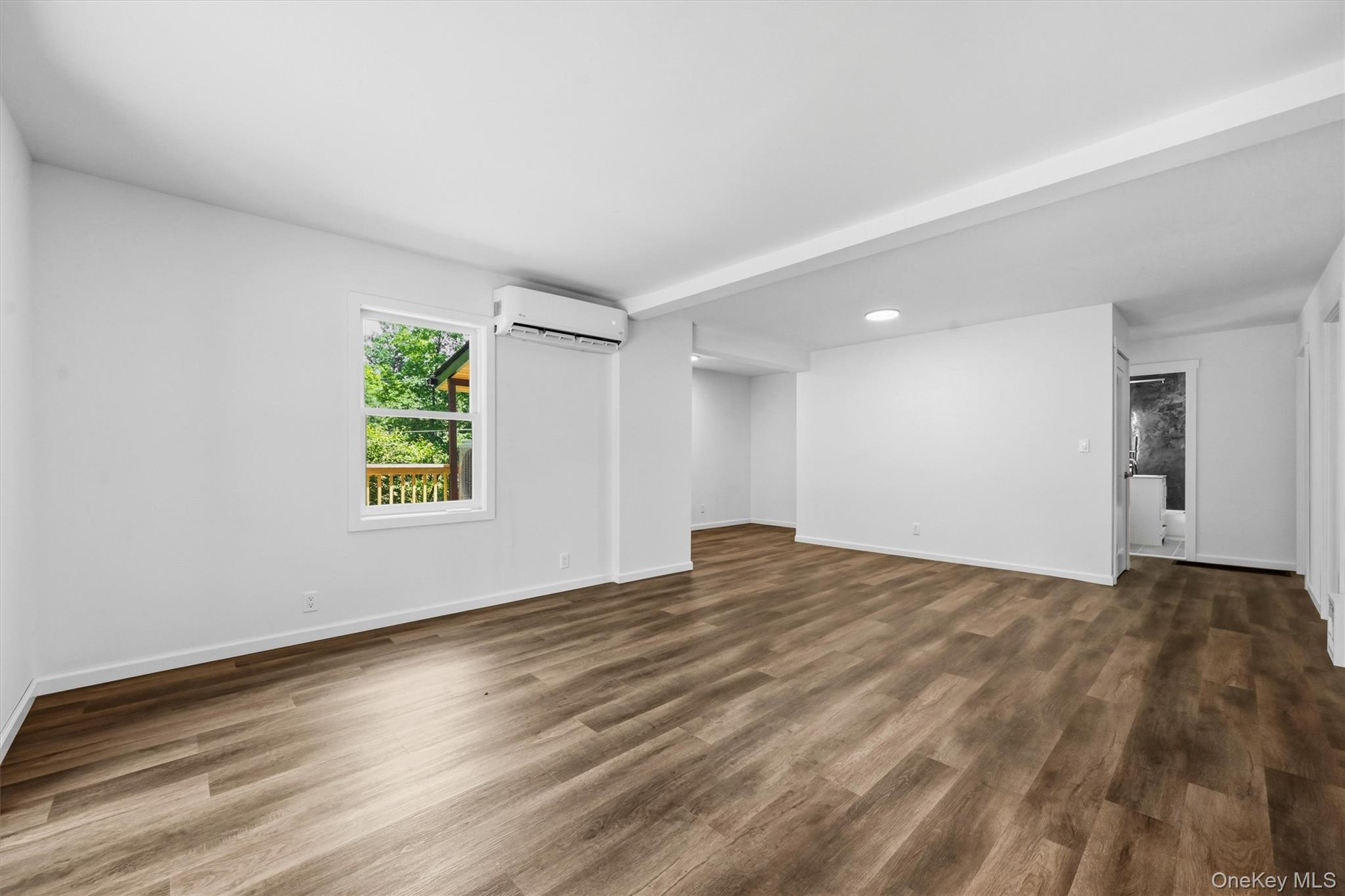 8 E Green Road Property Photo 10