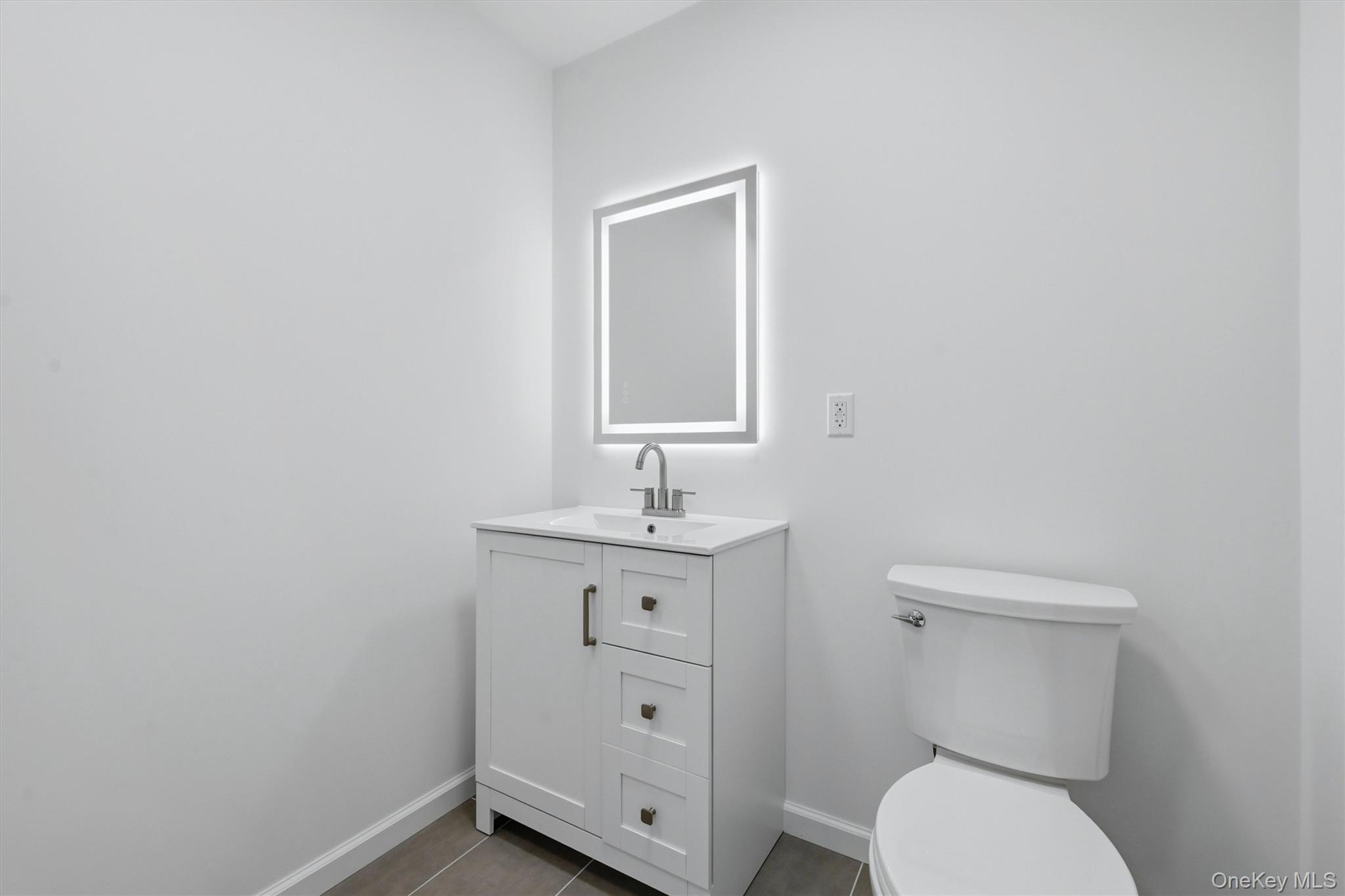 8 E Green Road Property Photo 32