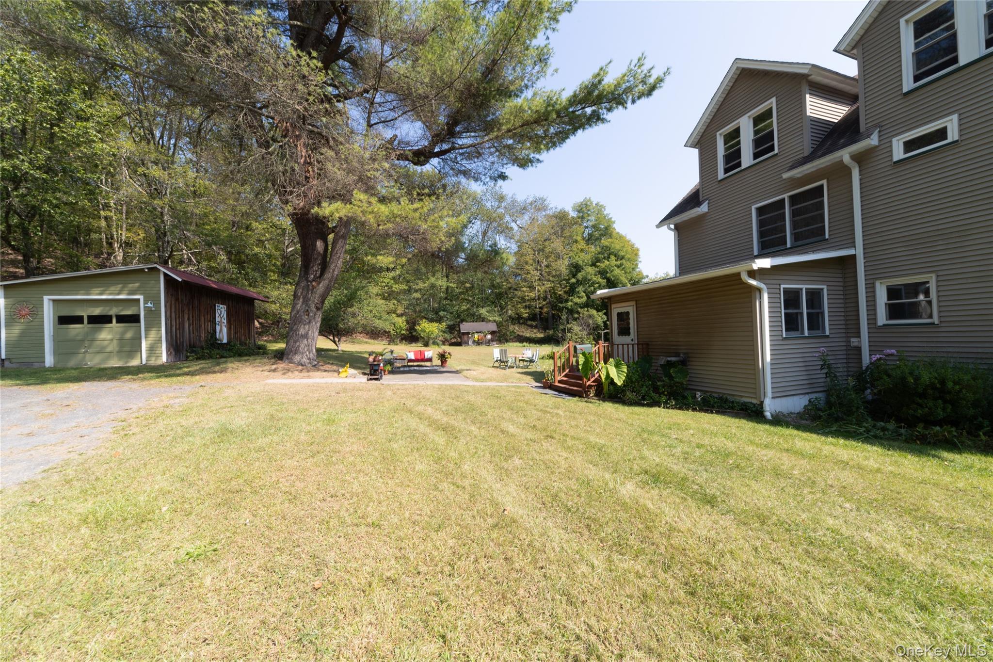 17 Spring Street Property Photo 5