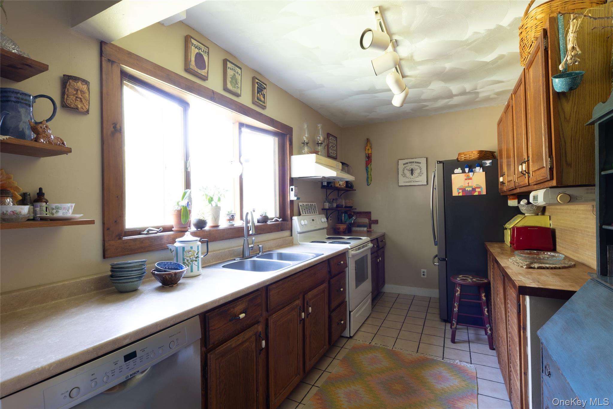 17 Spring Street Property Photo 9