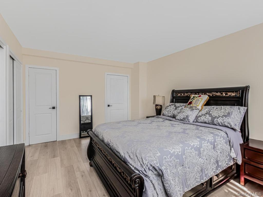 820 Boynton Avenue 7a Property Photo 8